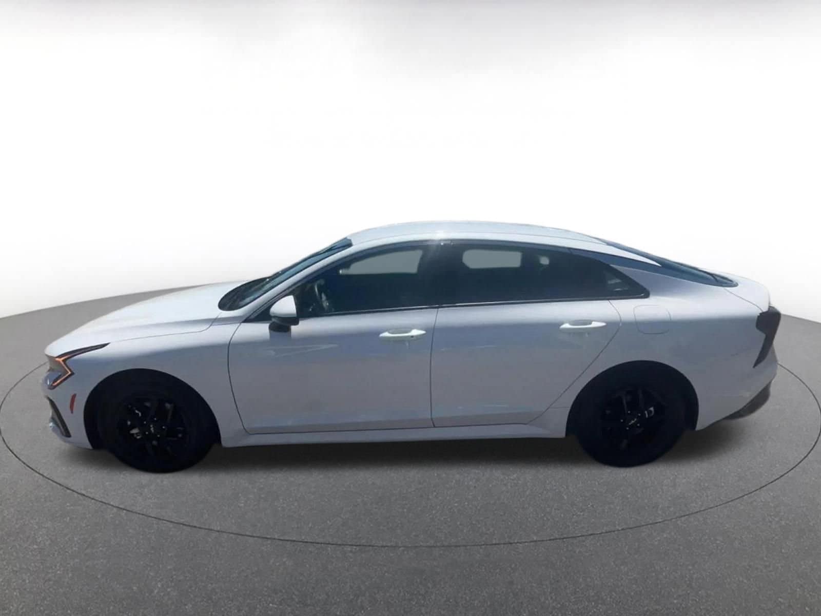 Thumbnail: 2025 Kia K5 - 10