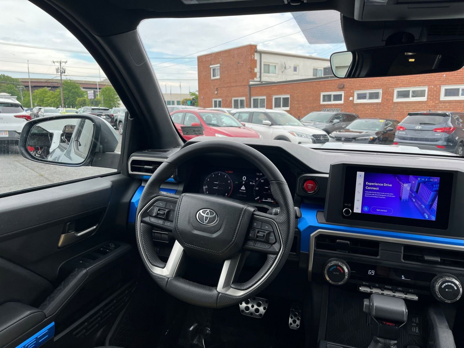2024 Toyota Tacoma  33