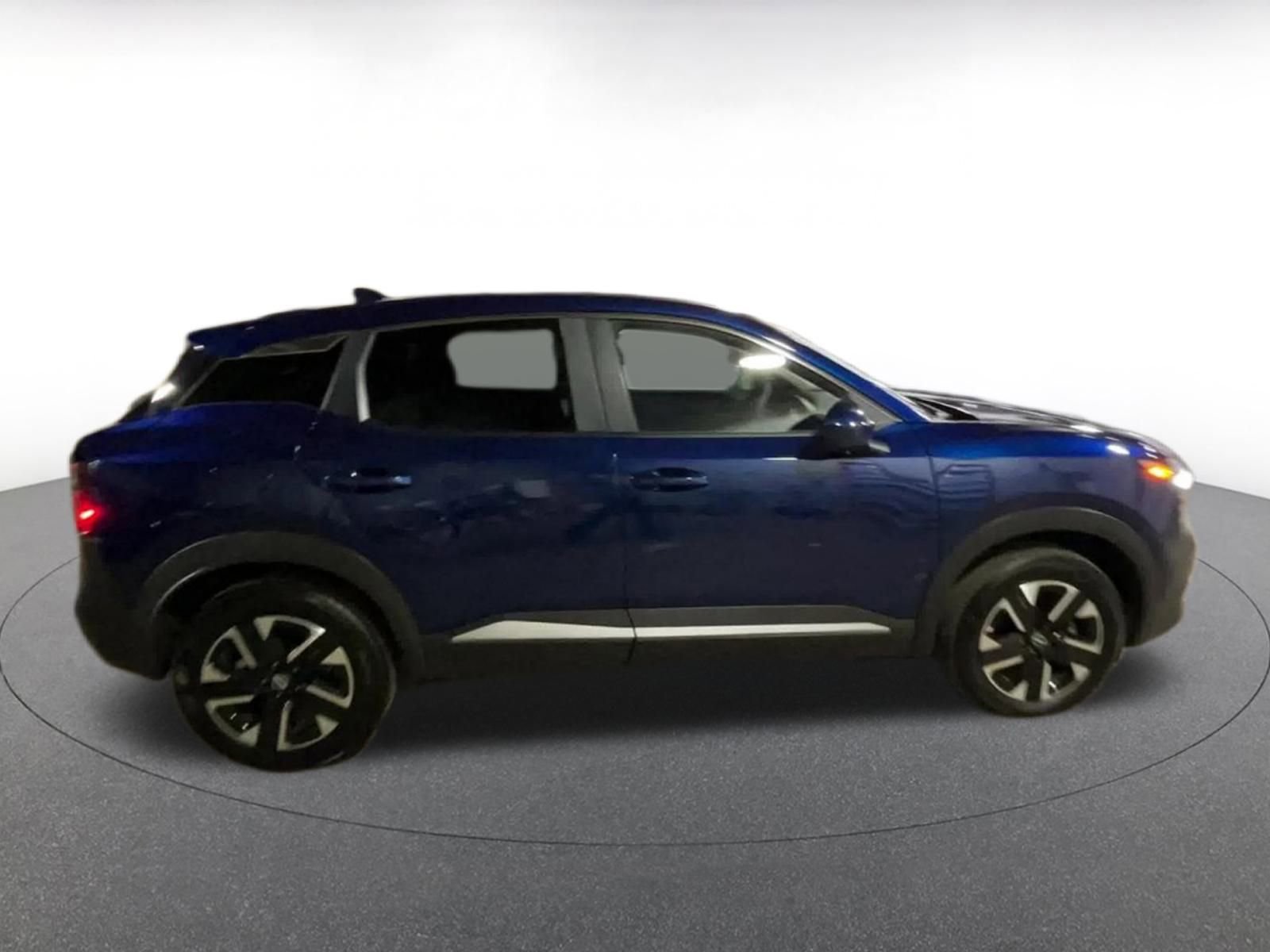 Thumbnail: 2025 Nissan Kicks - 16