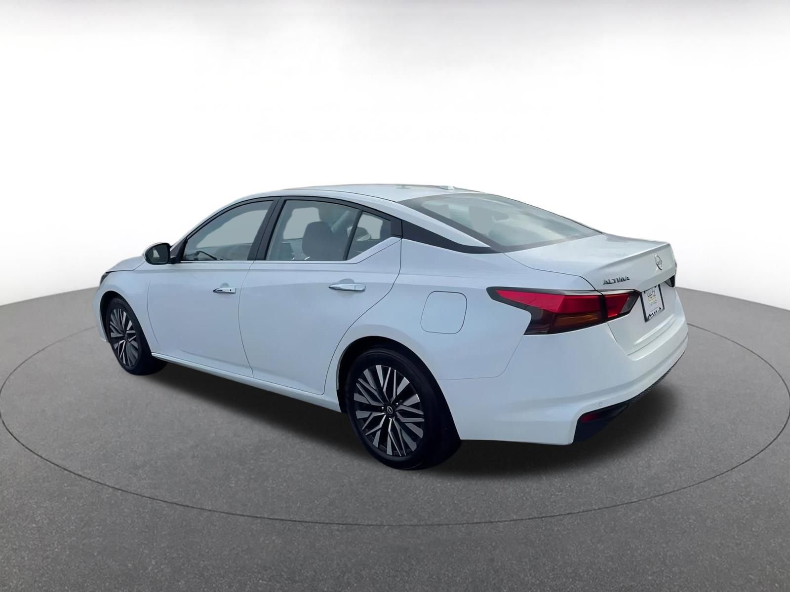 Thumbnail: 2024 Nissan Altima - 10
