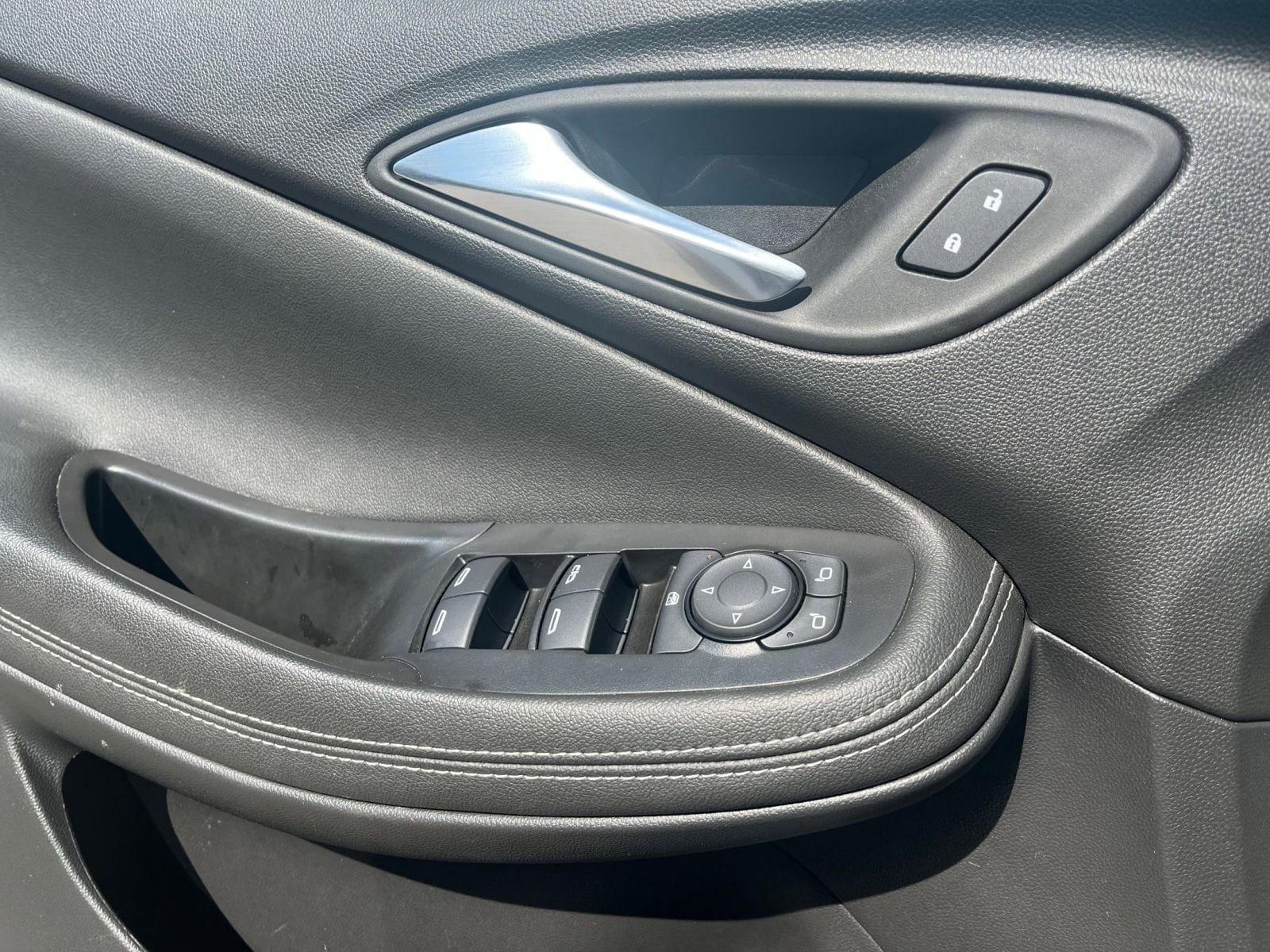 Thumbnail: 2025 Buick Encore GX - 18