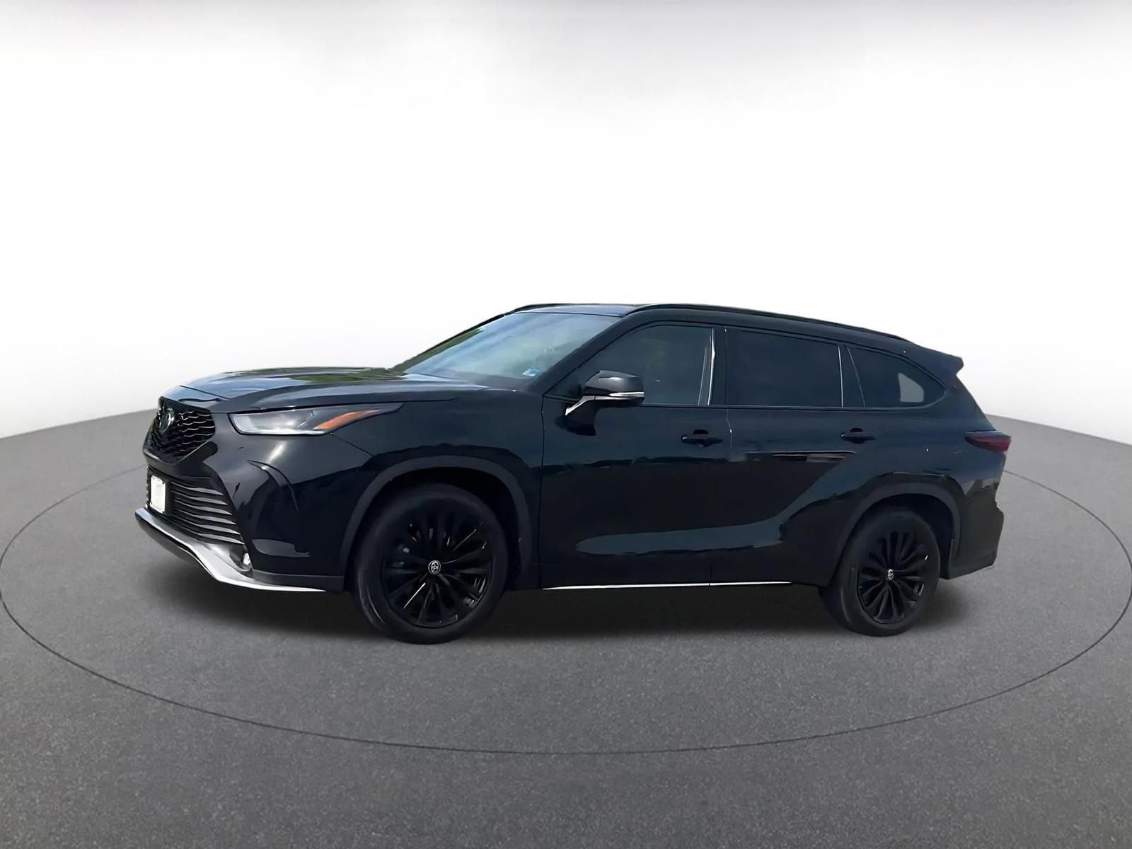 Thumbnail: 2025 Toyota Highlander - 8