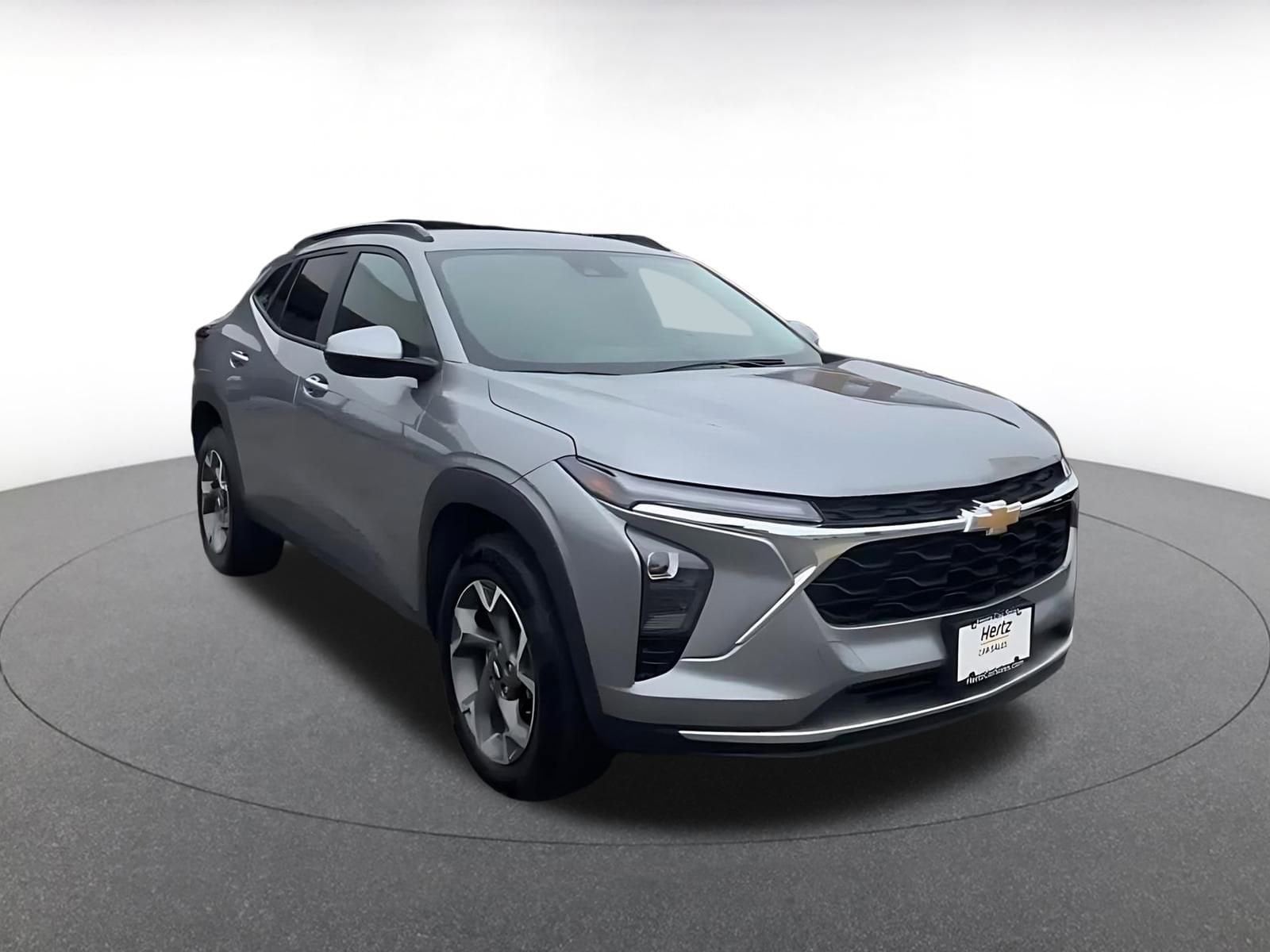 Thumbnail: 2025 Chevrolet Trax - 3