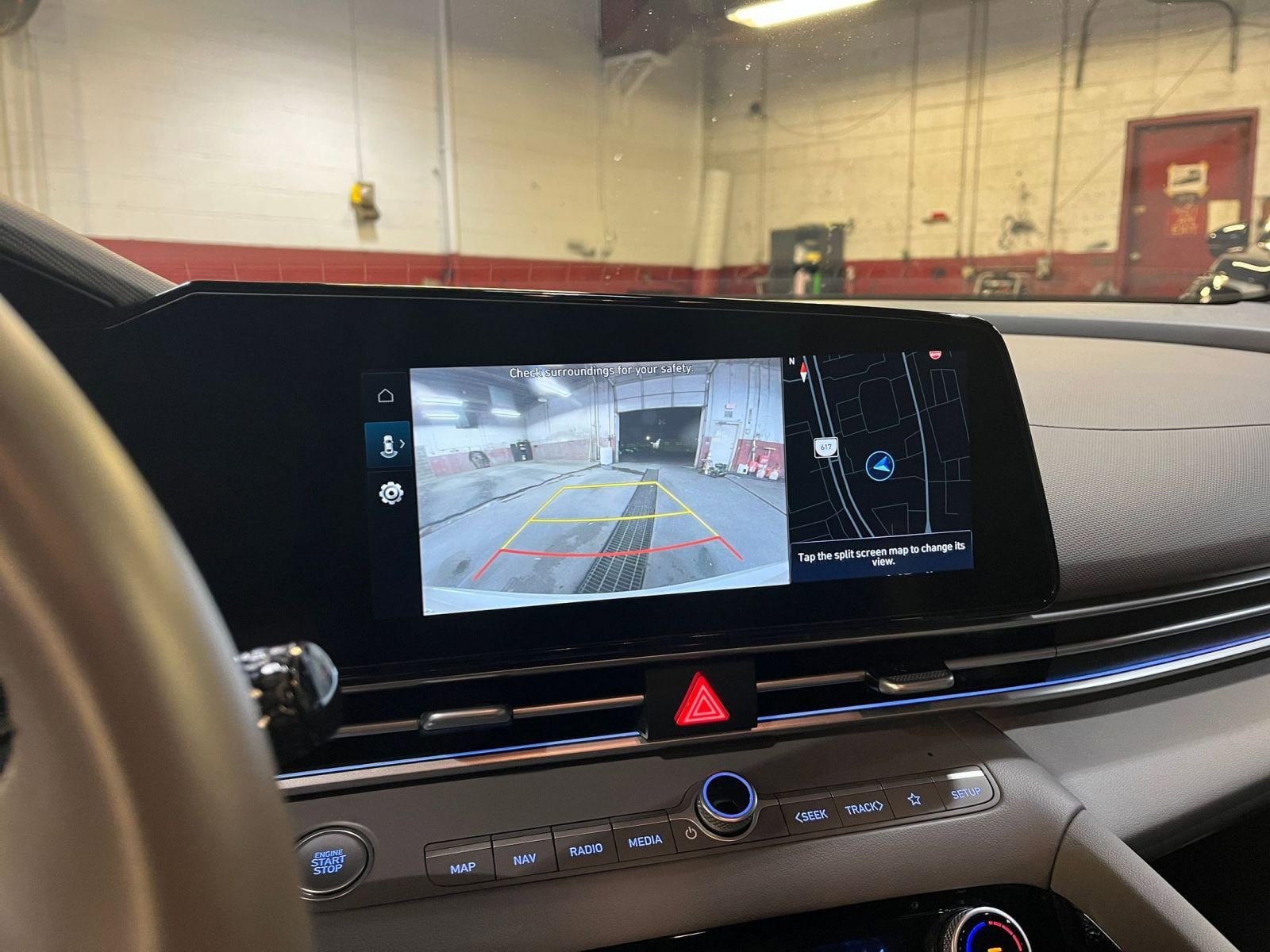 Thumbnail: 2025 Hyundai Elantra - 17