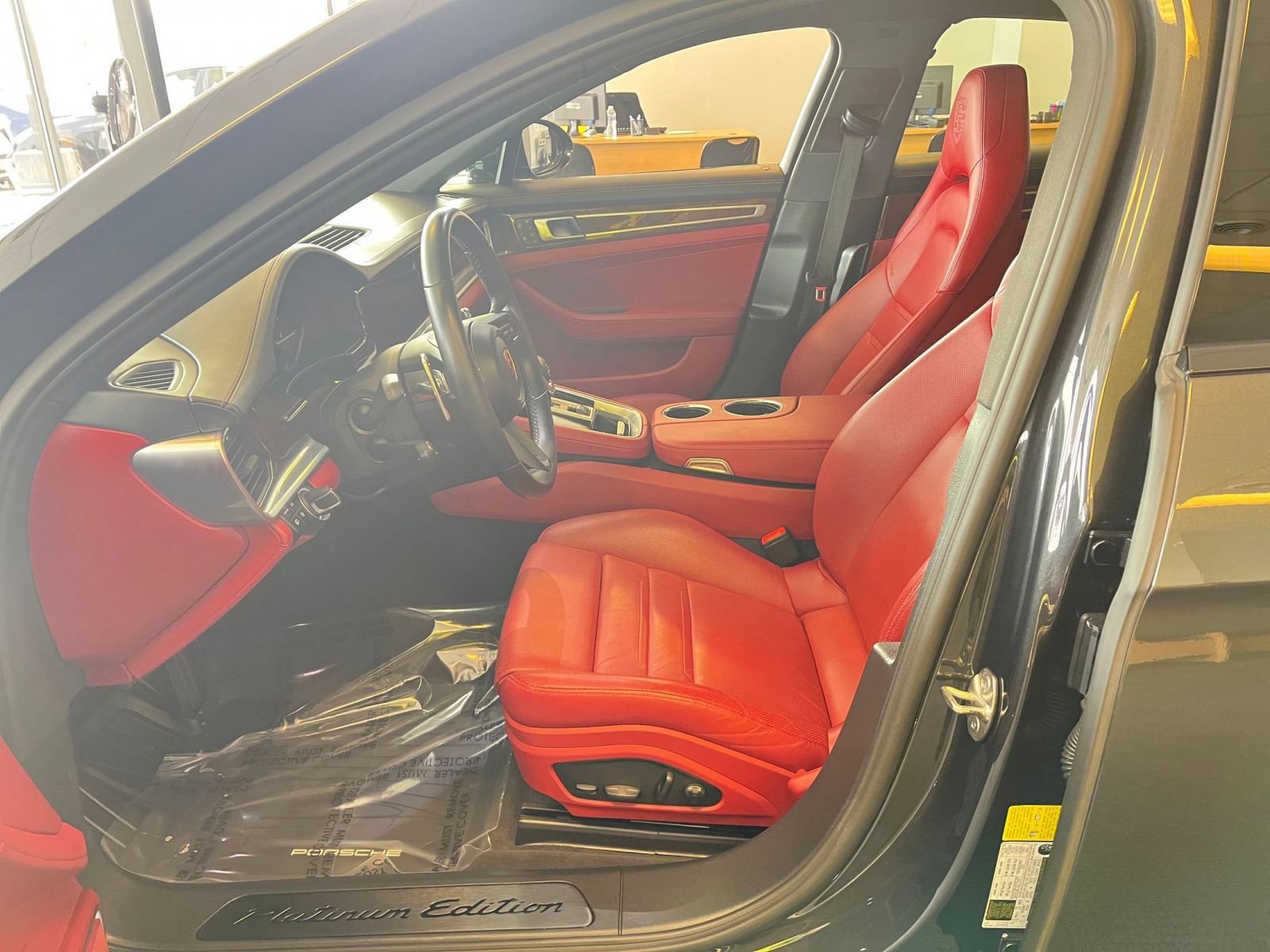 Thumbnail: 2023 Porsche Panamera - 32