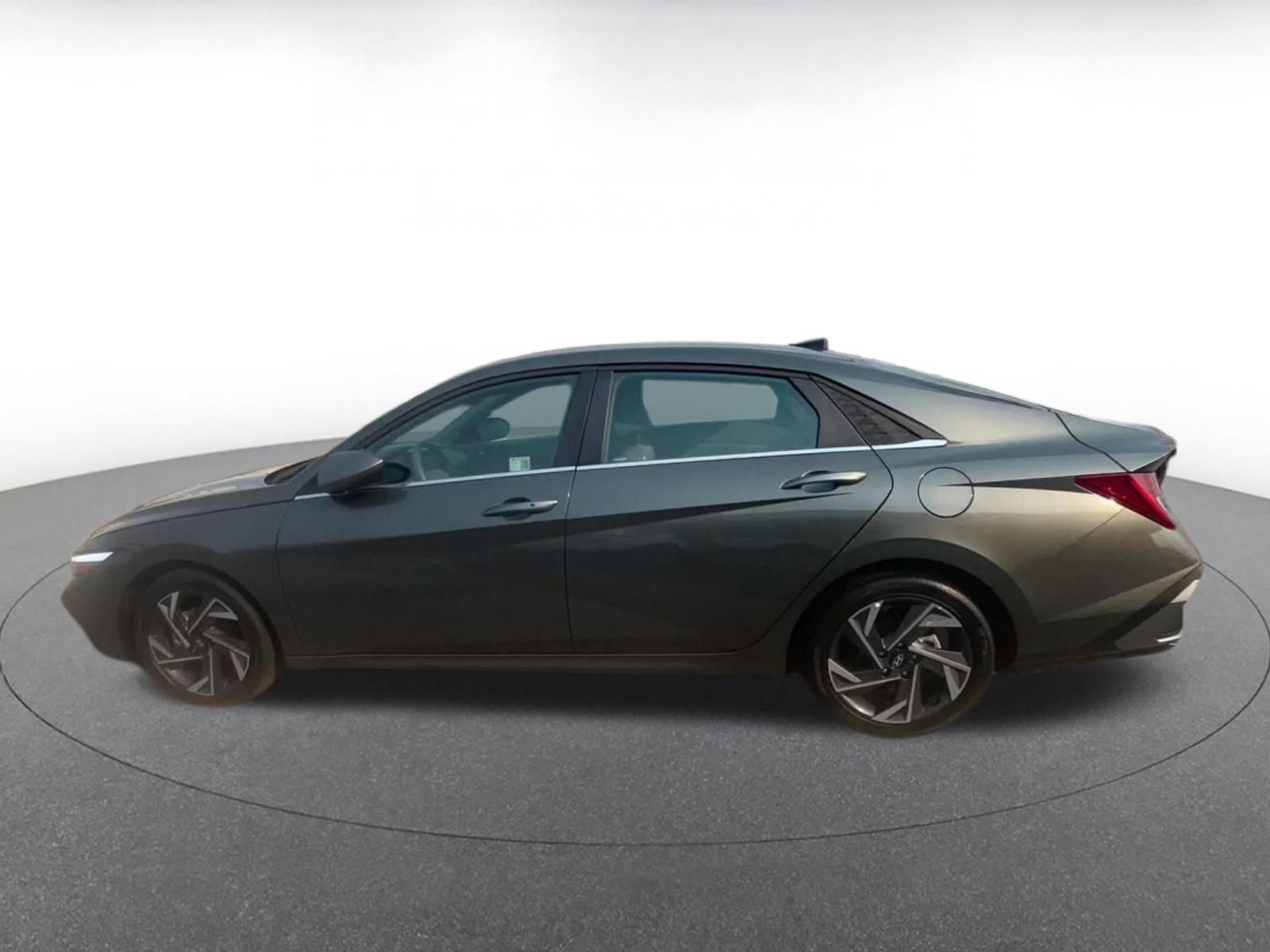 Thumbnail: 2025 Hyundai Elantra - 9