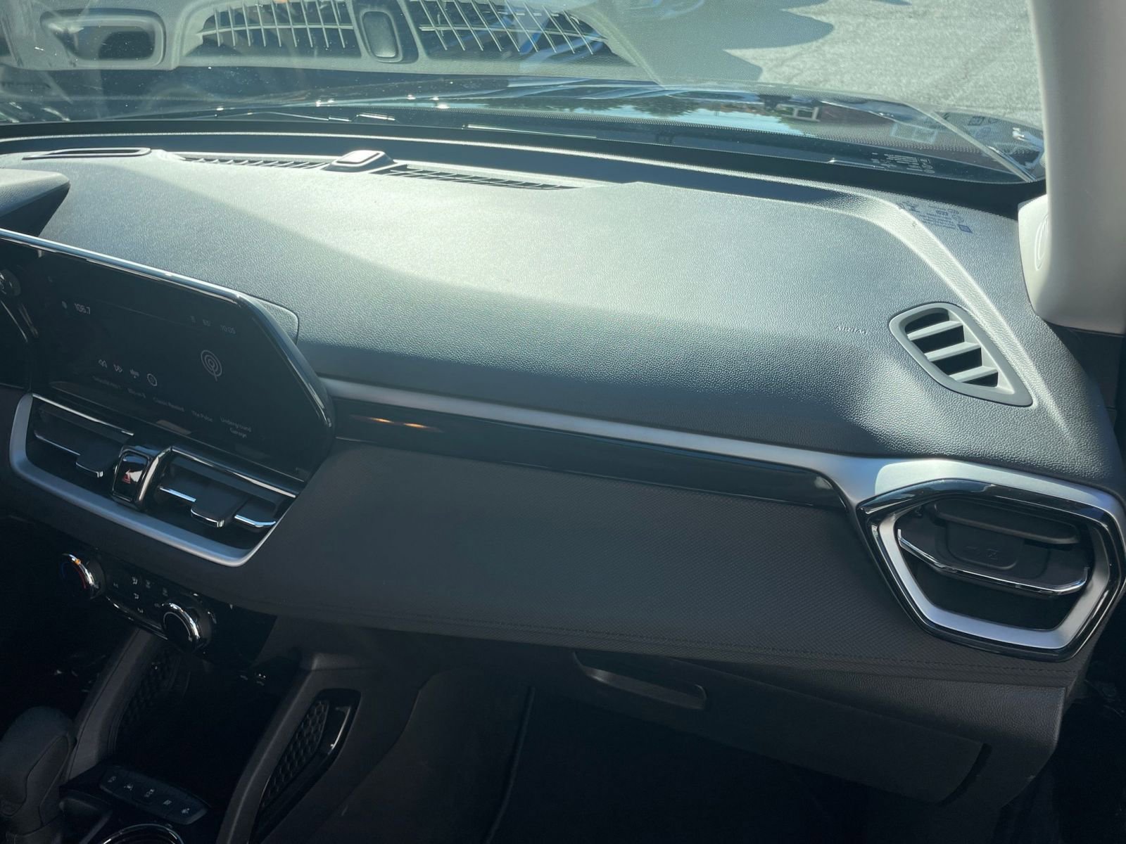 Thumbnail: 2025 Chevrolet TrailBlazer - 33