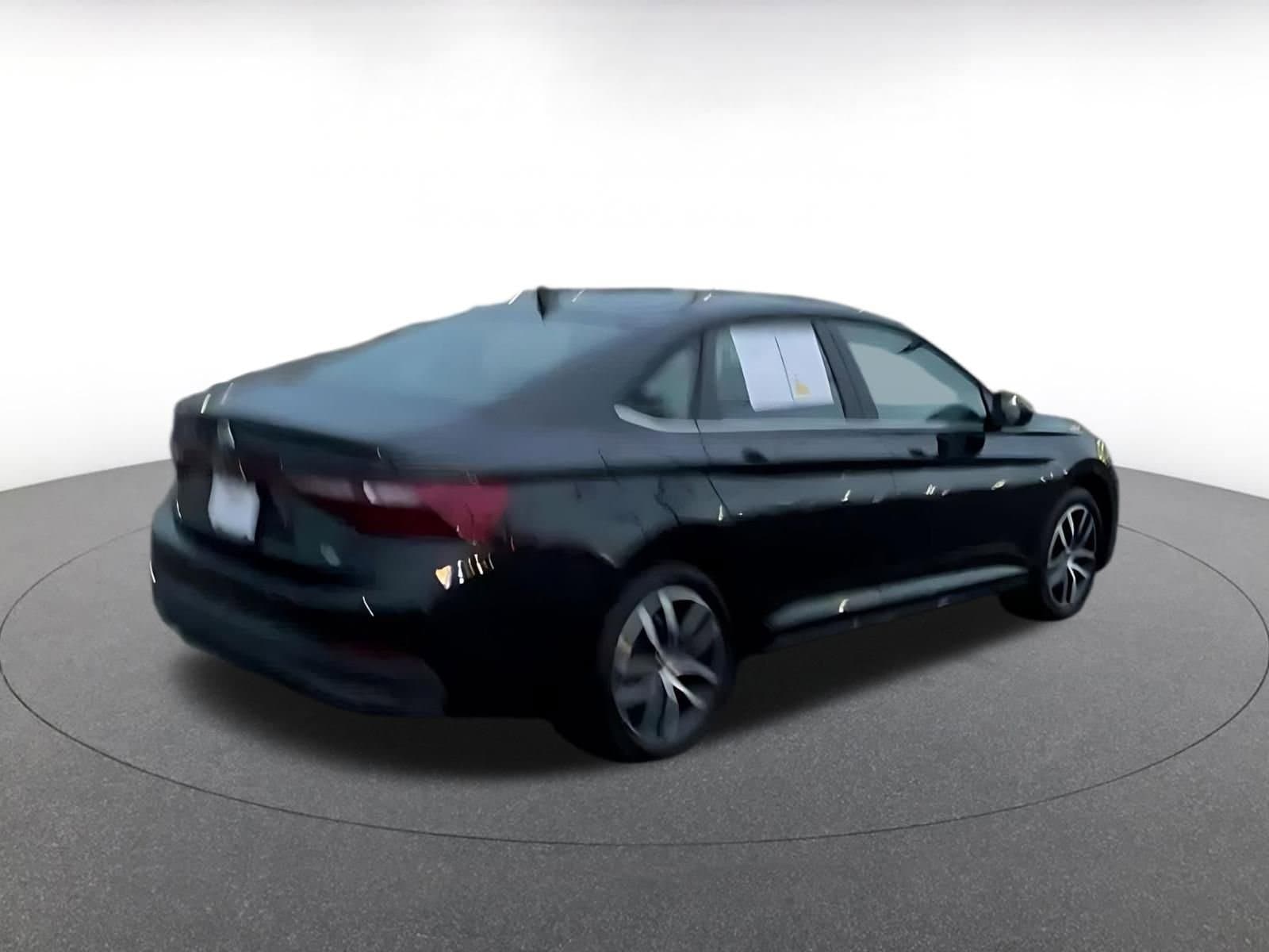 Thumbnail: 2025 Volkswagen Jetta - 12