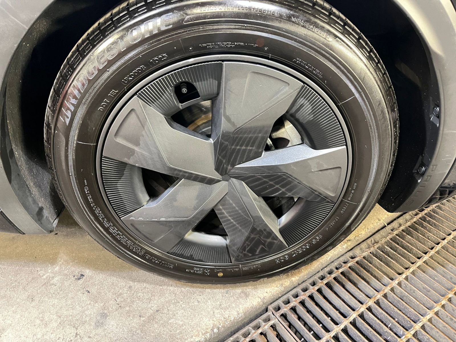 Thumbnail: 2025 Toyota Prius - 29