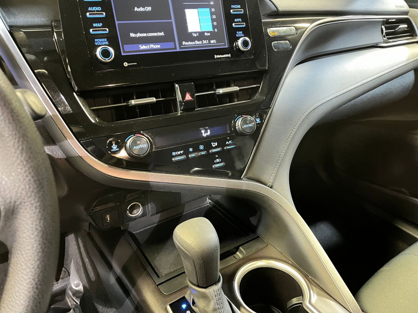 Thumbnail: 2024 Toyota Camry - 18