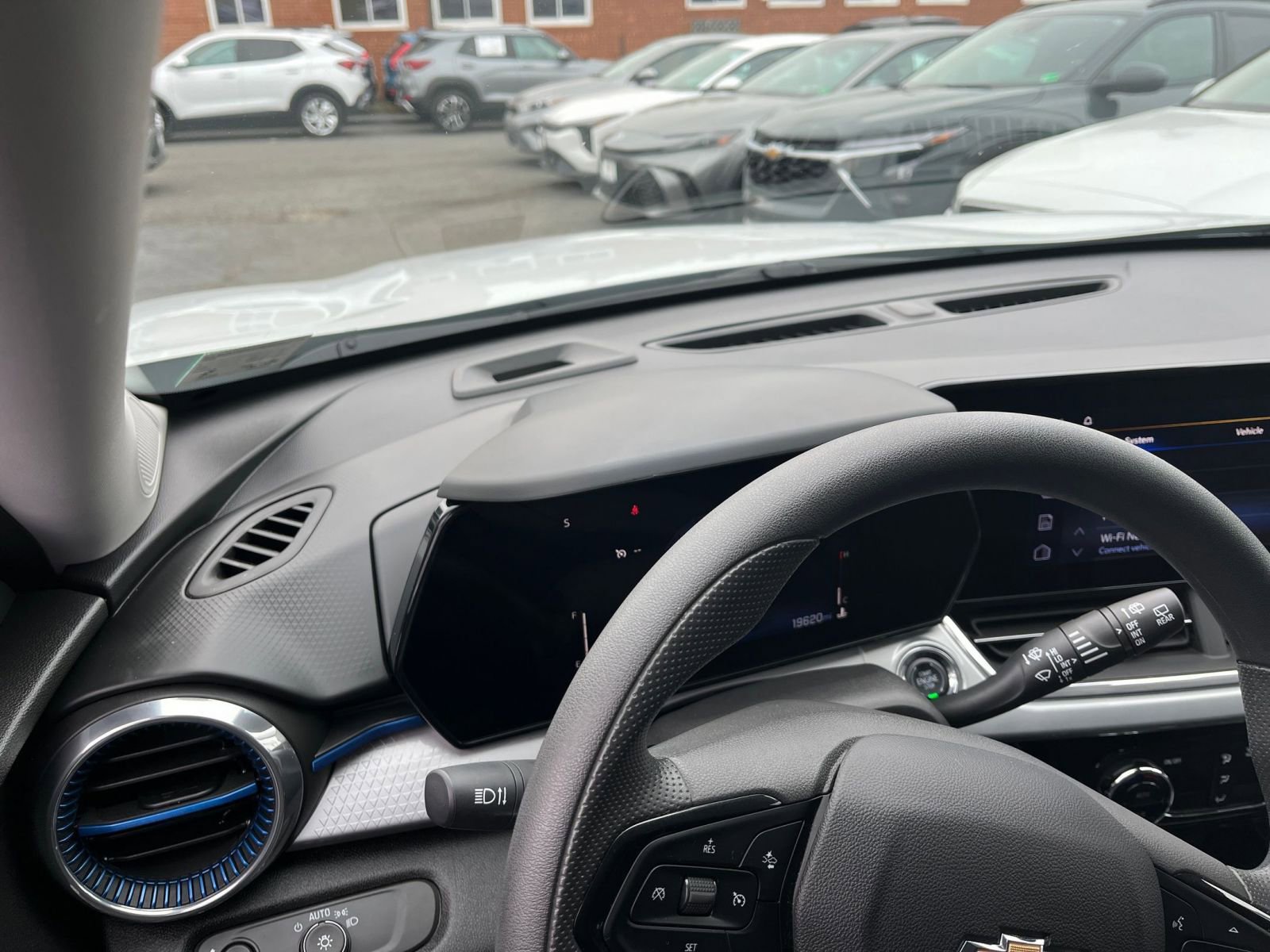 Thumbnail: 2025 Chevrolet Trax - 34