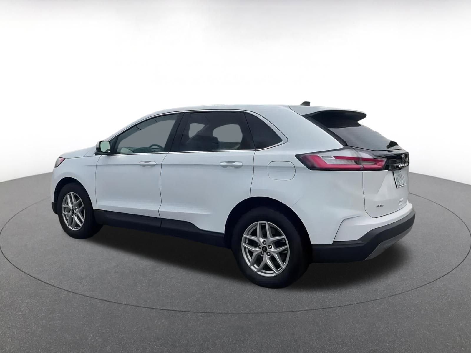 2024 Ford Edge SEL 10
