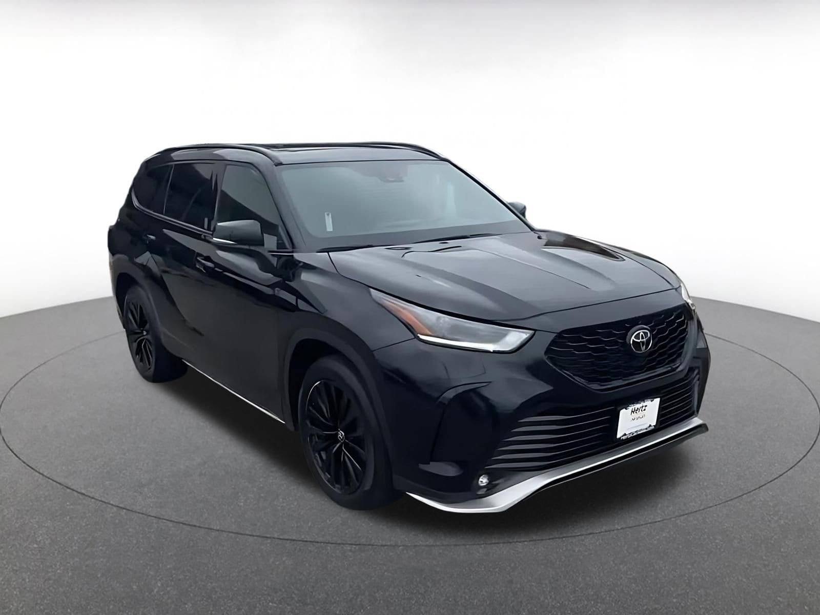 Thumbnail: 2025 Toyota Highlander - 3