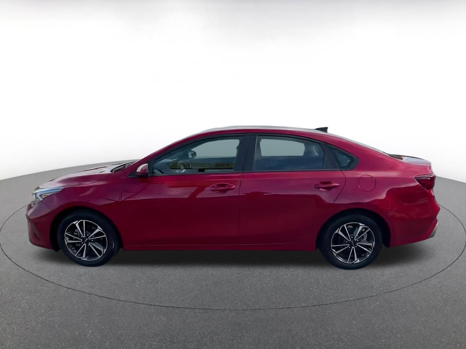 Thumbnail: 2024 Kia Forte - 8
