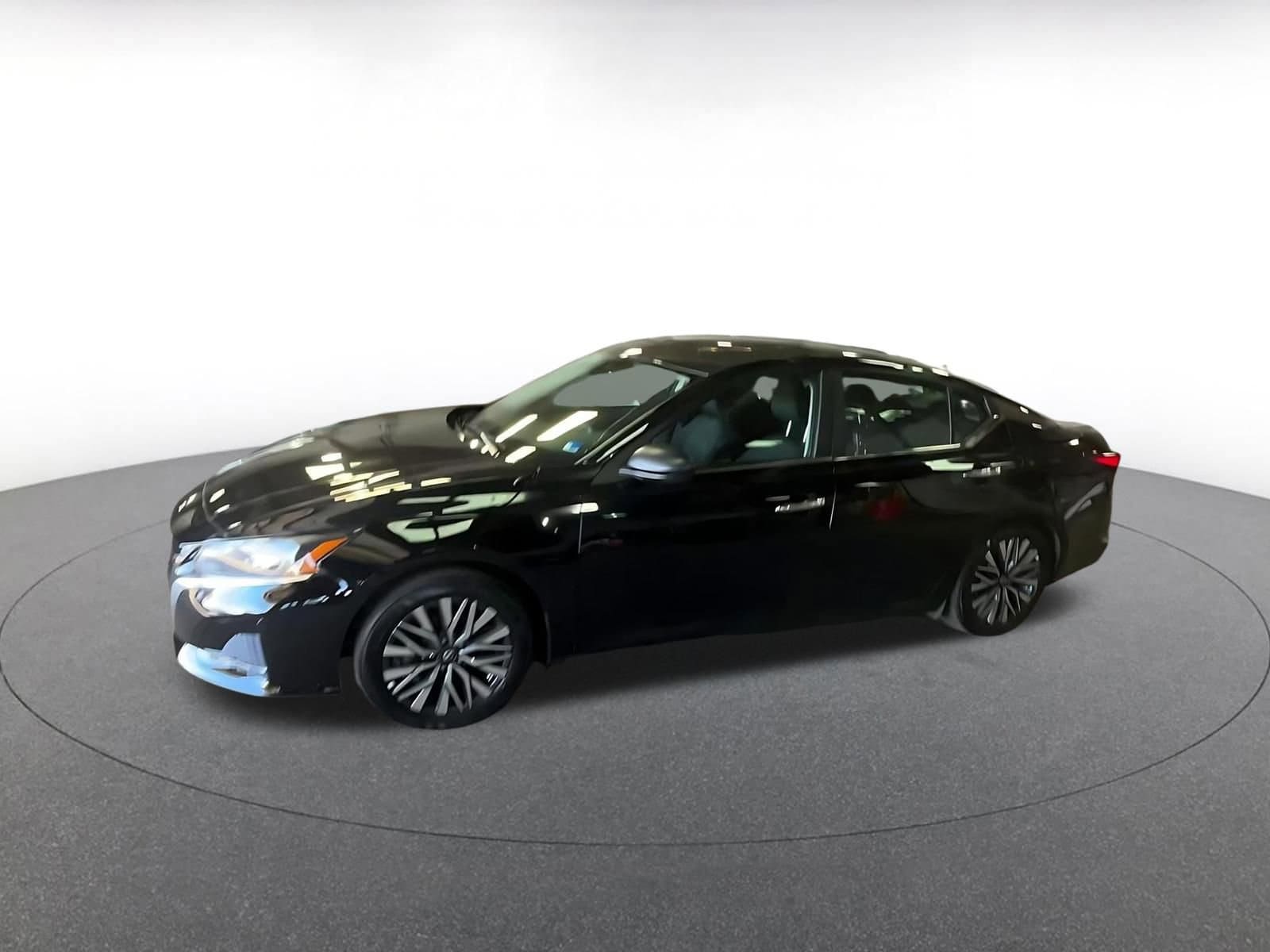 Thumbnail: 2025 Nissan Altima - 8