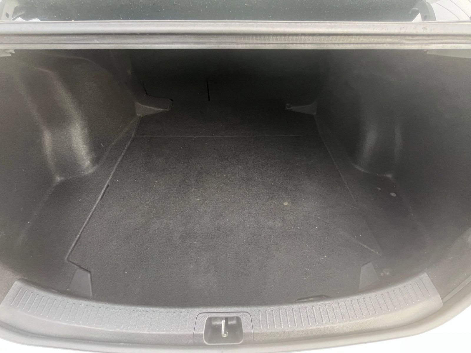 Thumbnail: 2025 Toyota Corolla - 31