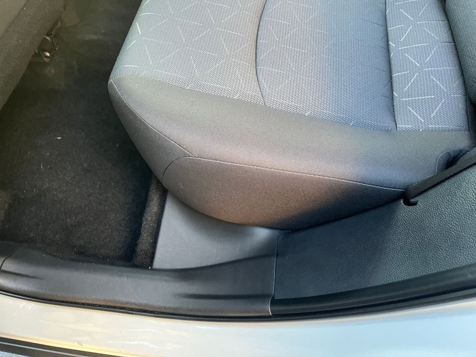 Thumbnail: 2025 Toyota RAV4 - 25