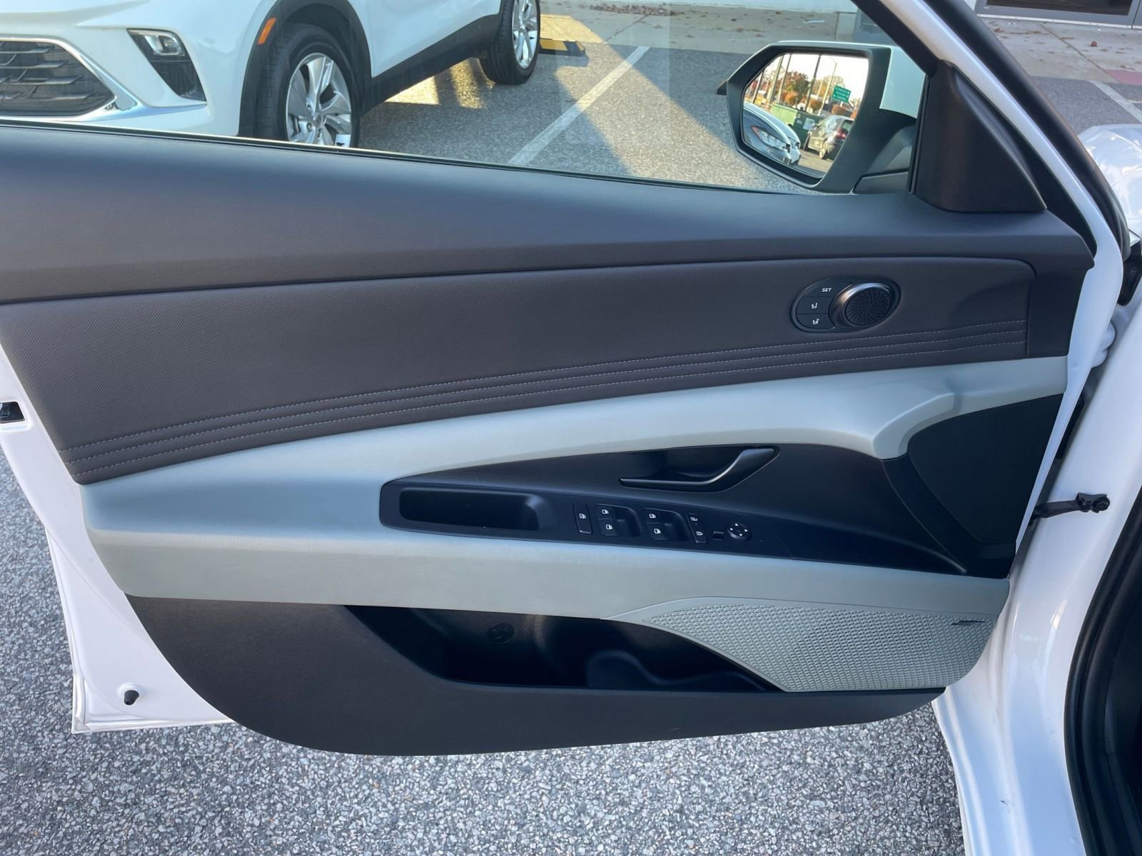 Thumbnail: 2025 Hyundai Elantra - 20