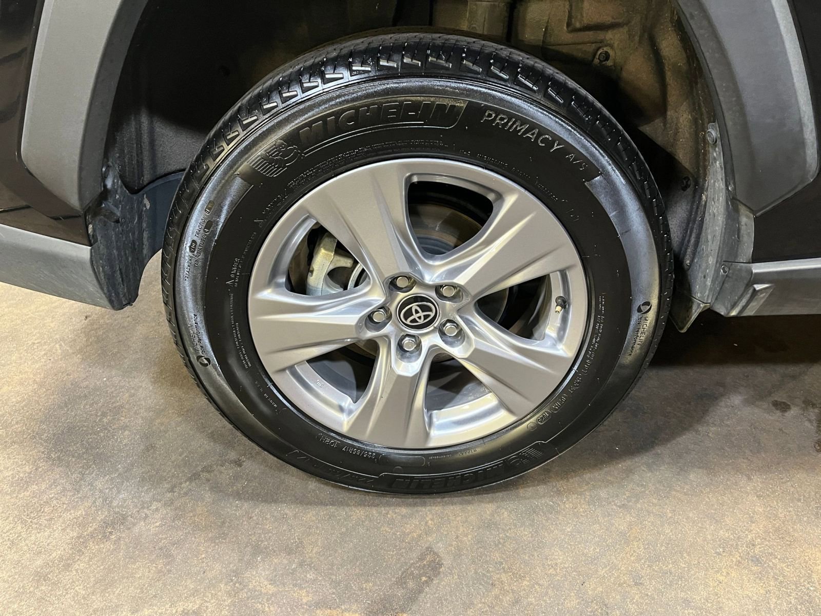 Thumbnail: 2025 Toyota RAV4 - 30