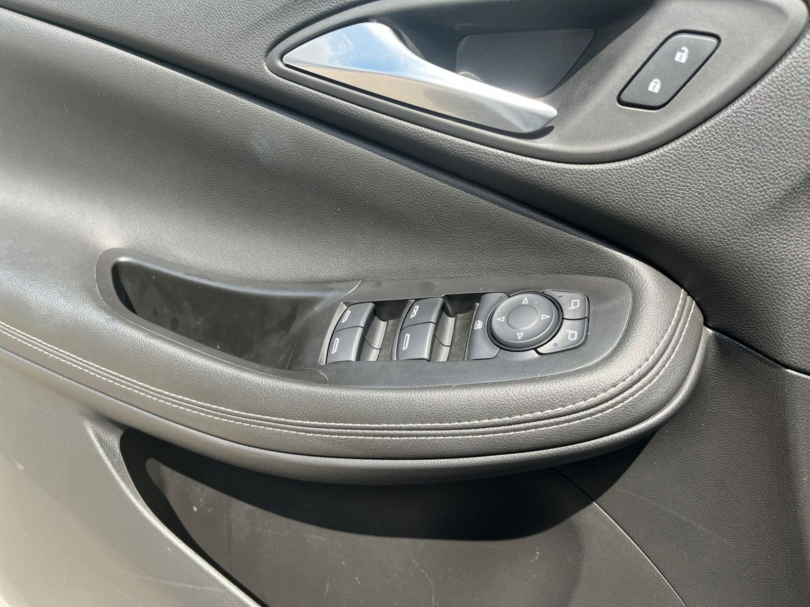 Thumbnail: 2025 Buick Encore GX - 18