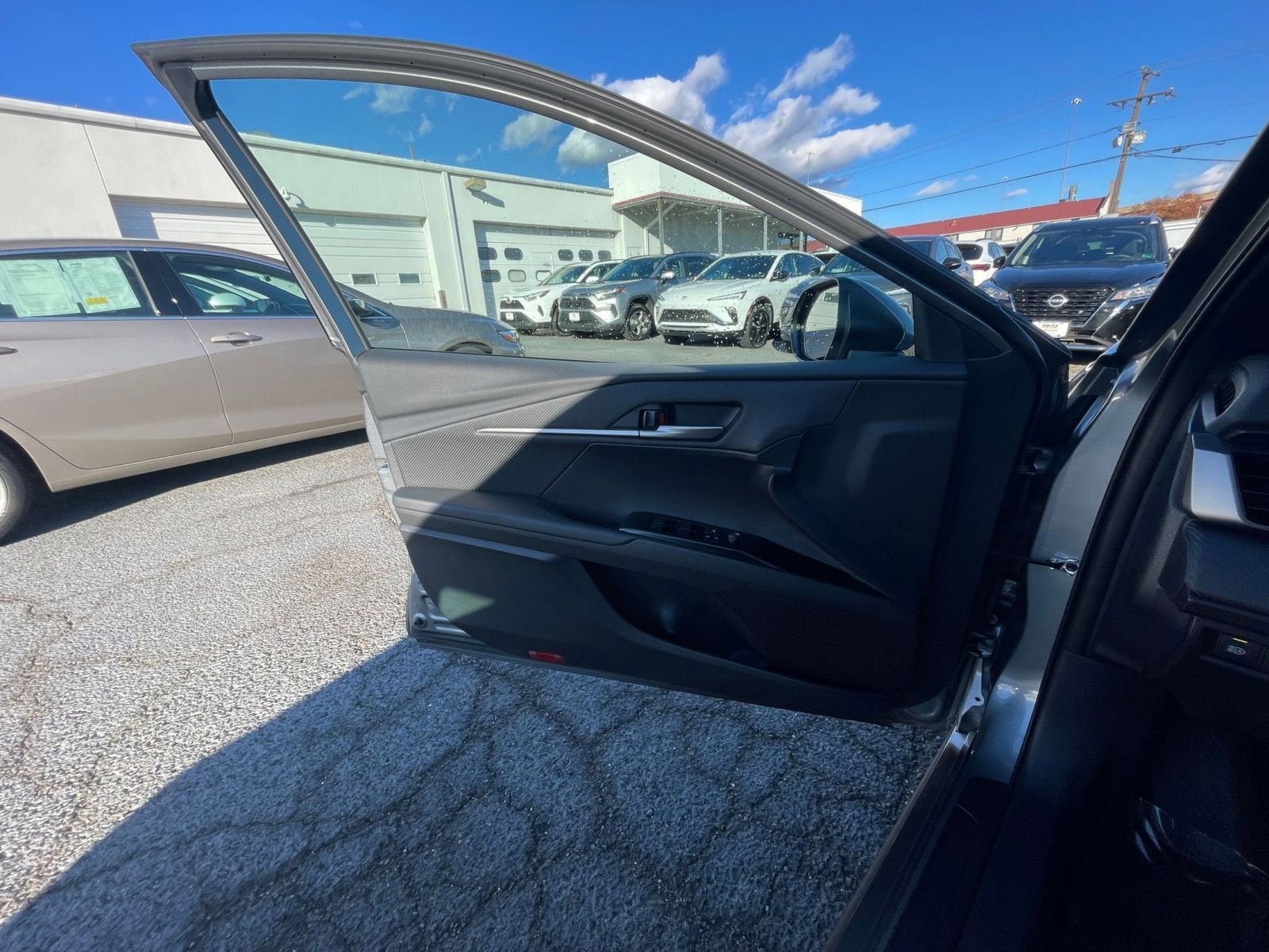 Thumbnail: 2025 Toyota Camry - 20