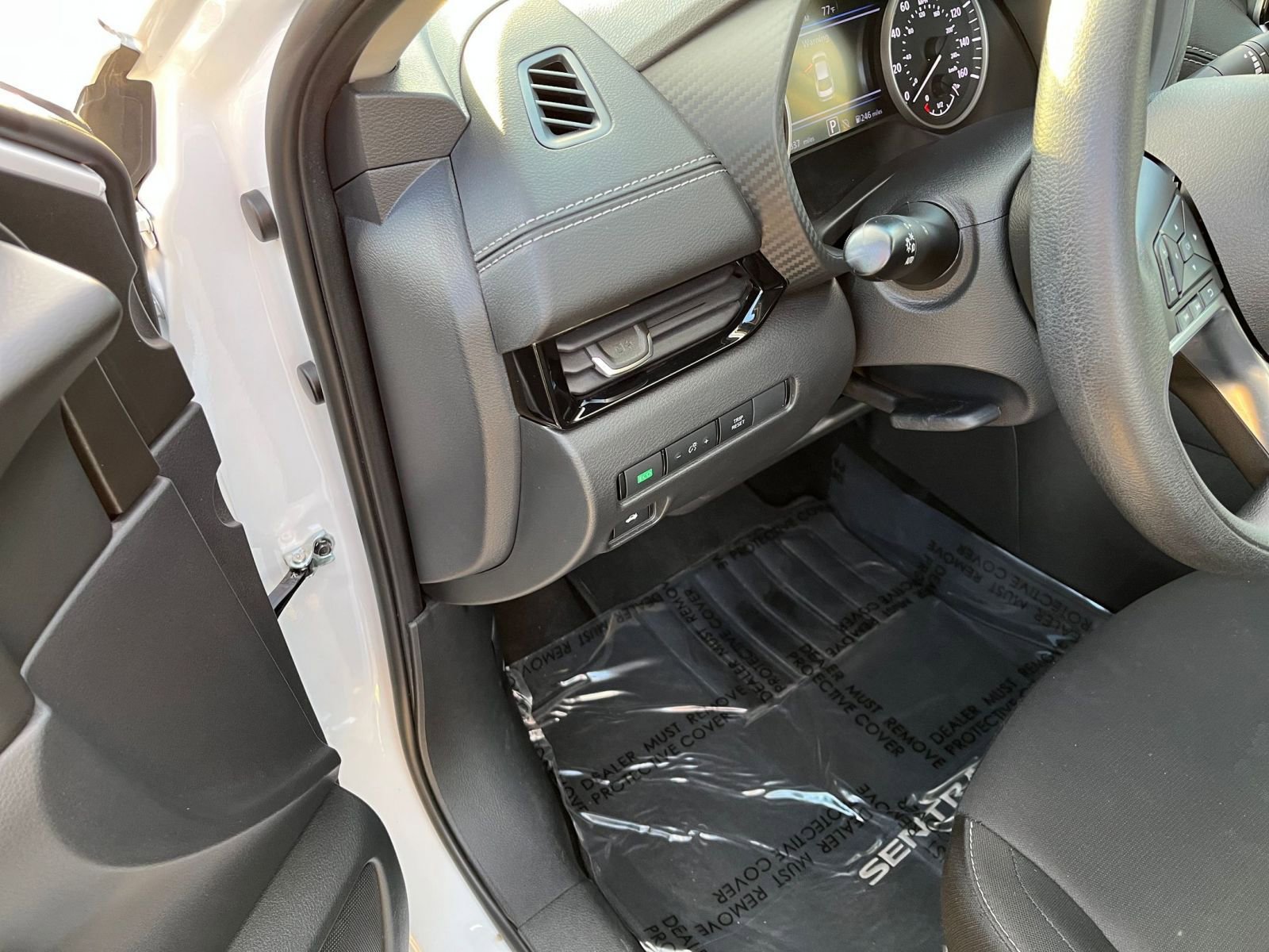 Thumbnail: 2024 Nissan Sentra - 32