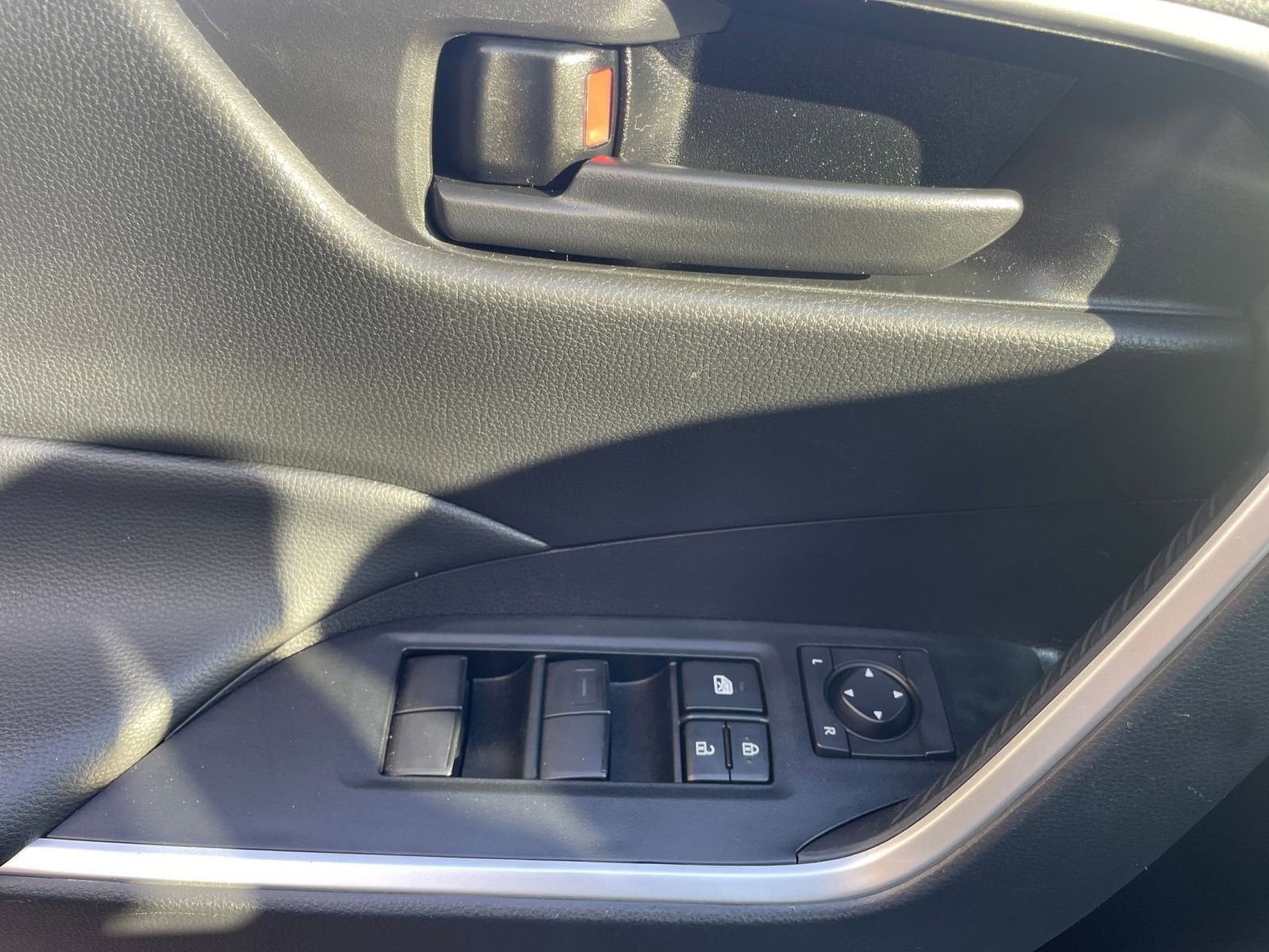 Thumbnail: 2025 Toyota RAV4 - 20