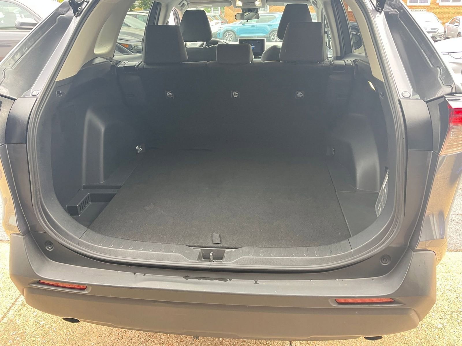 Thumbnail: 2025 Toyota RAV4 - 31