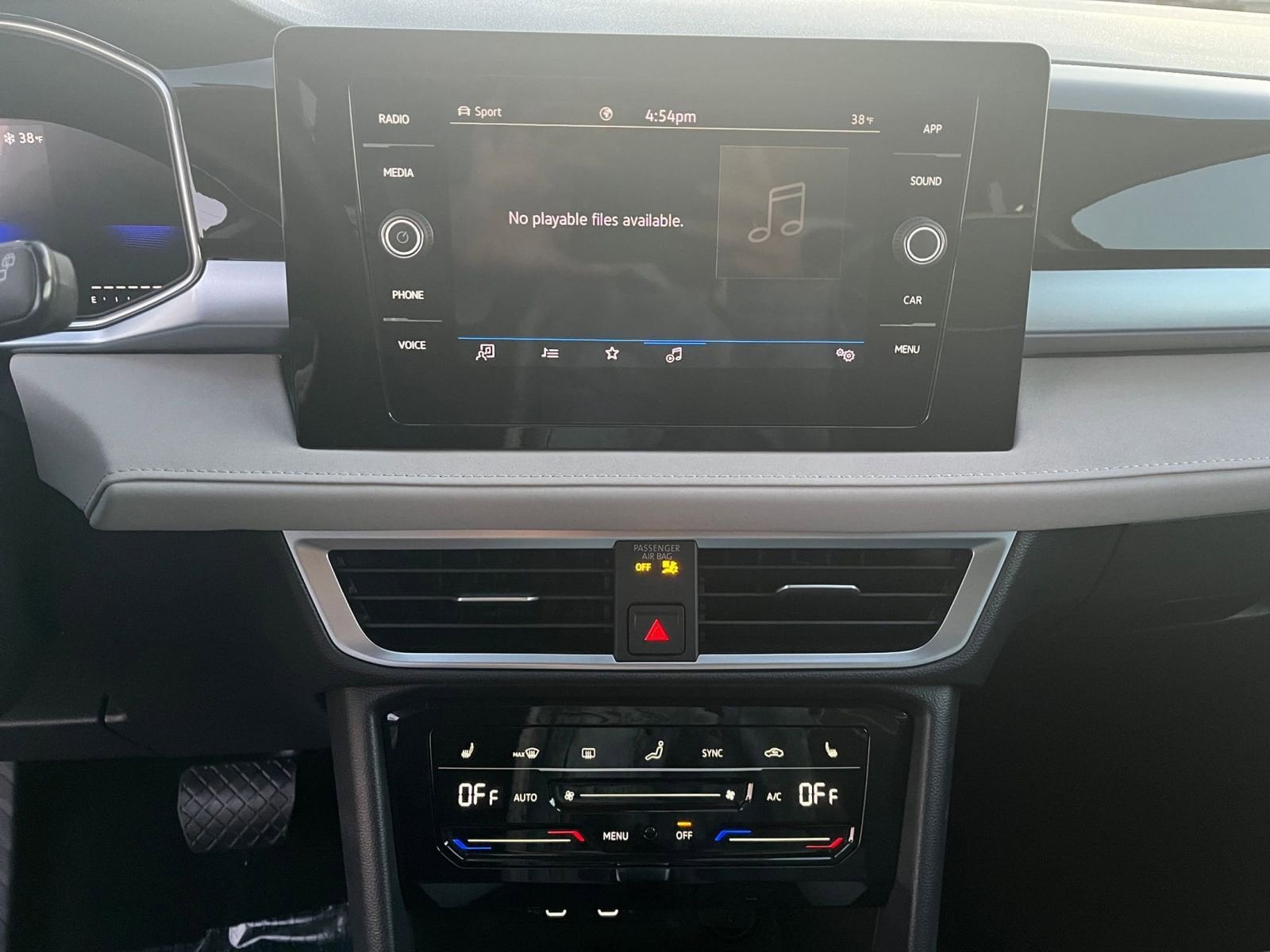 Thumbnail: 2025 Volkswagen Taos - 18