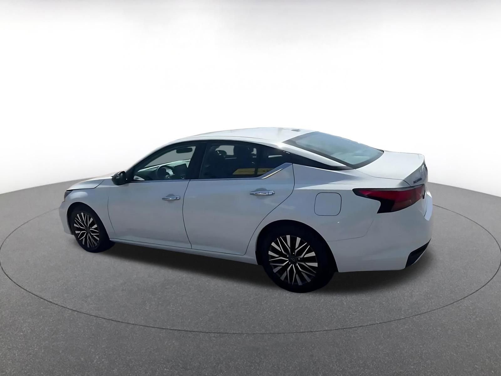 Thumbnail: 2025 Nissan Altima - 10