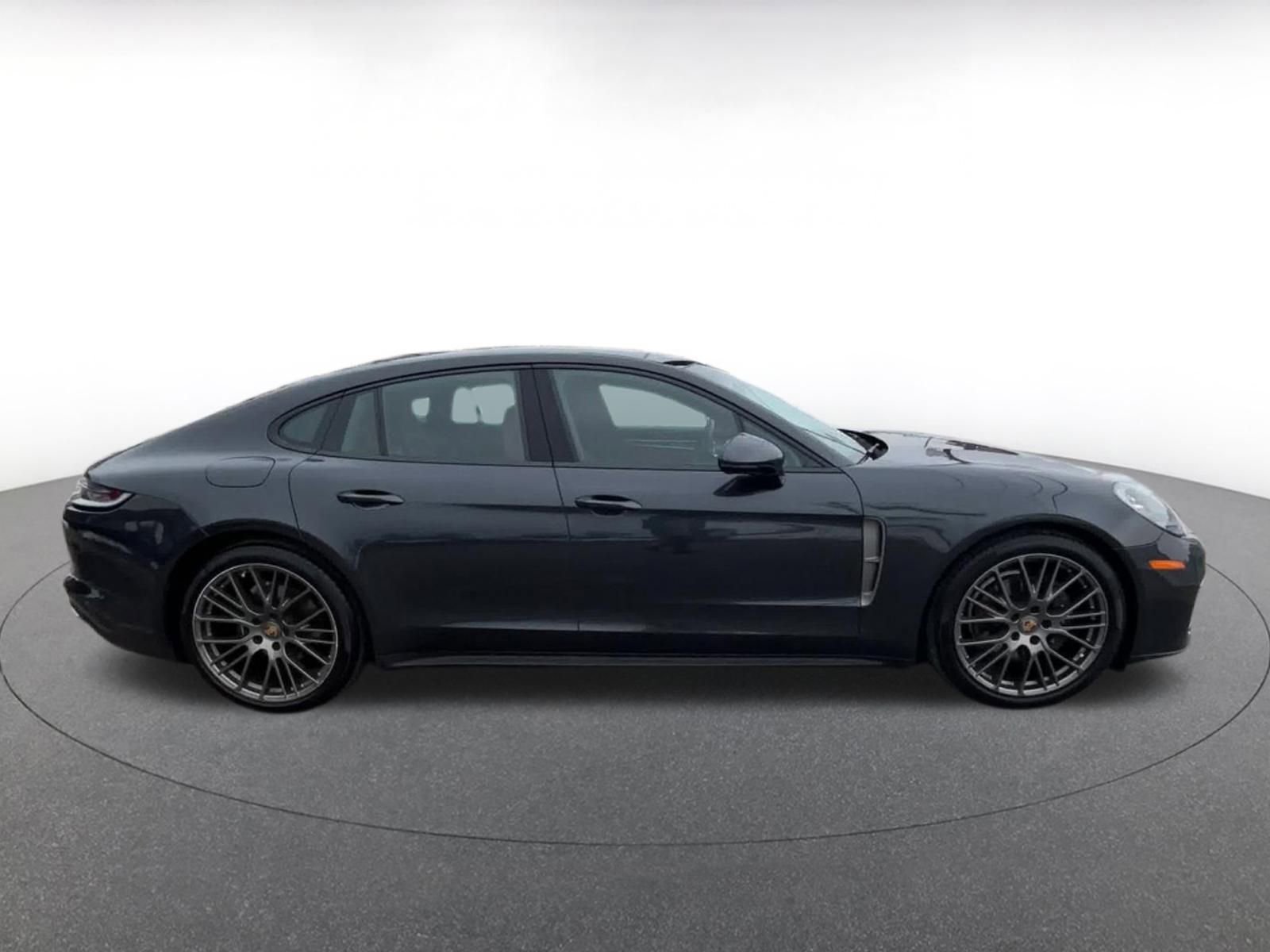 Thumbnail: 2023 Porsche Panamera - 16