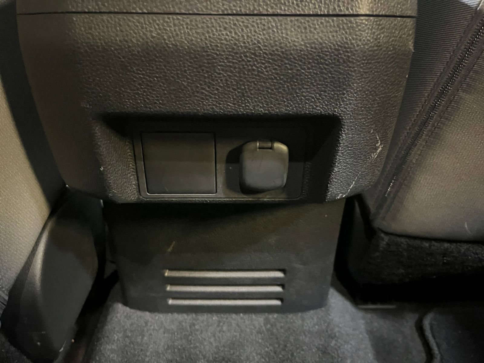 Thumbnail: 2025 Toyota Tacoma - 25