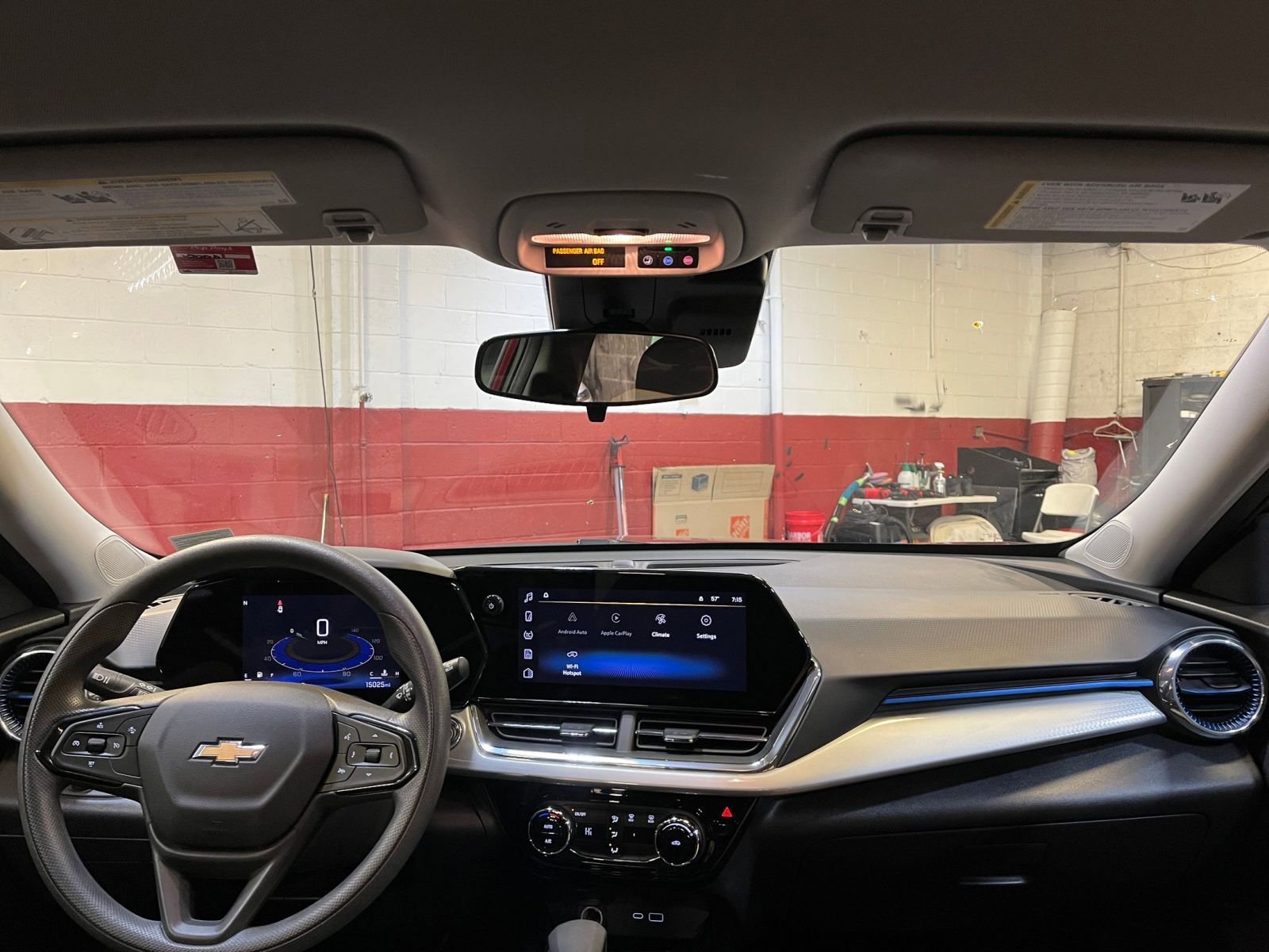 Thumbnail: 2025 Chevrolet Trax - 32