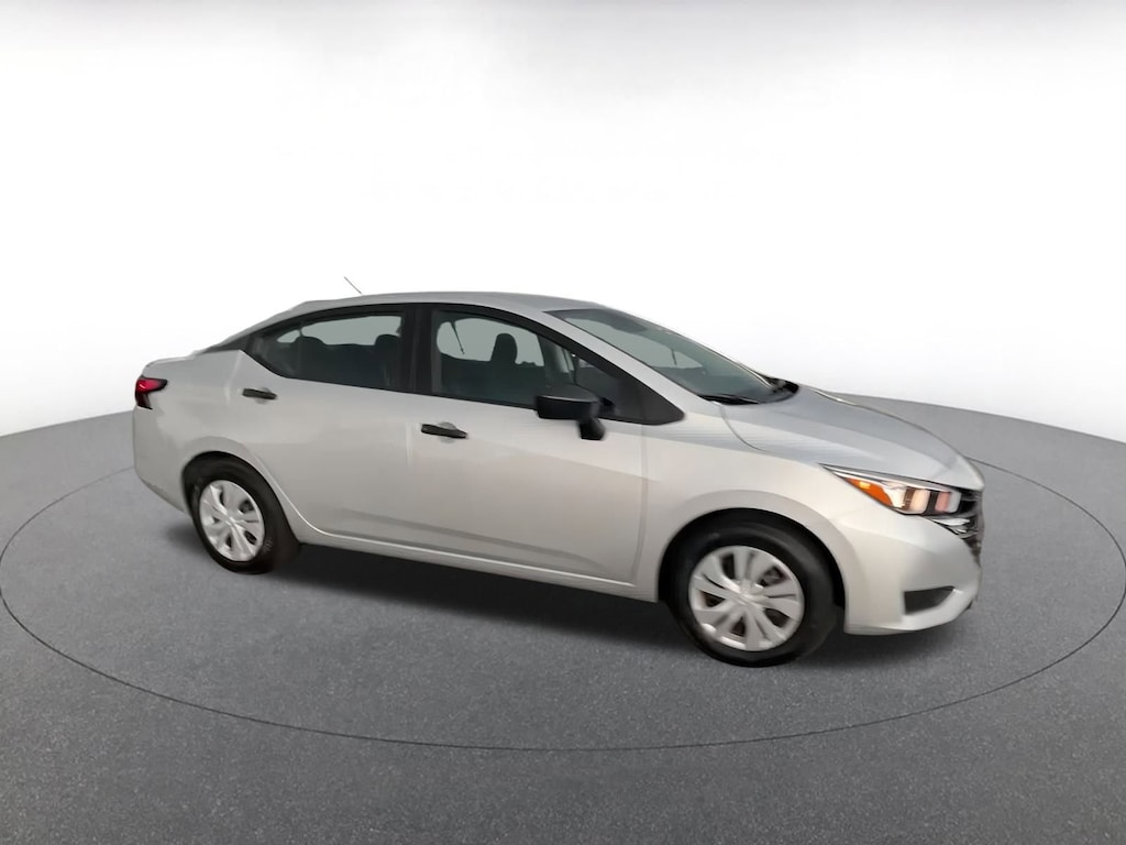 2024 Nissan Versa 1.6 S photo 2