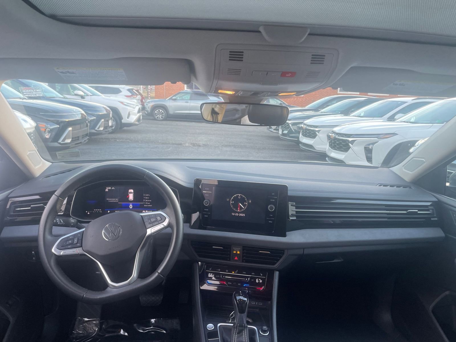 Thumbnail: 2025 Volkswagen Jetta - 33