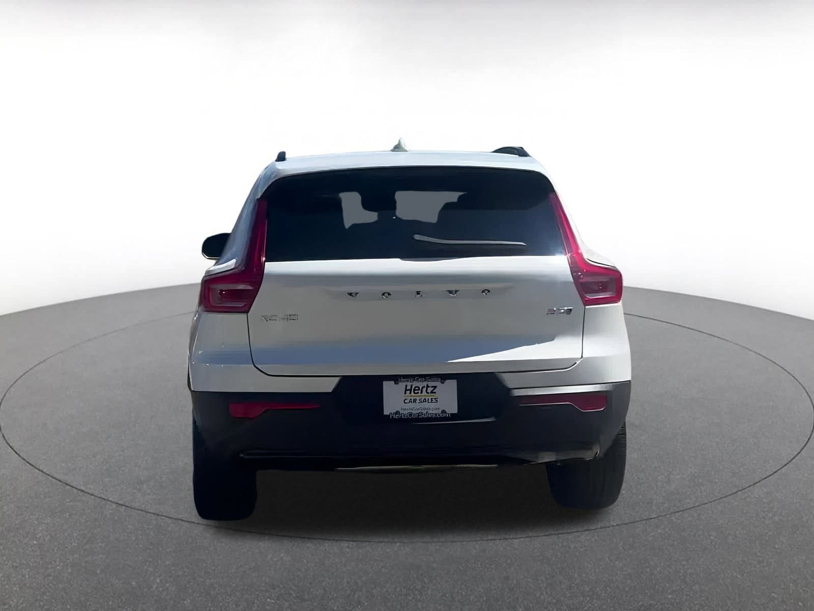 Thumbnail: 2024 Volvo XC40 - 12