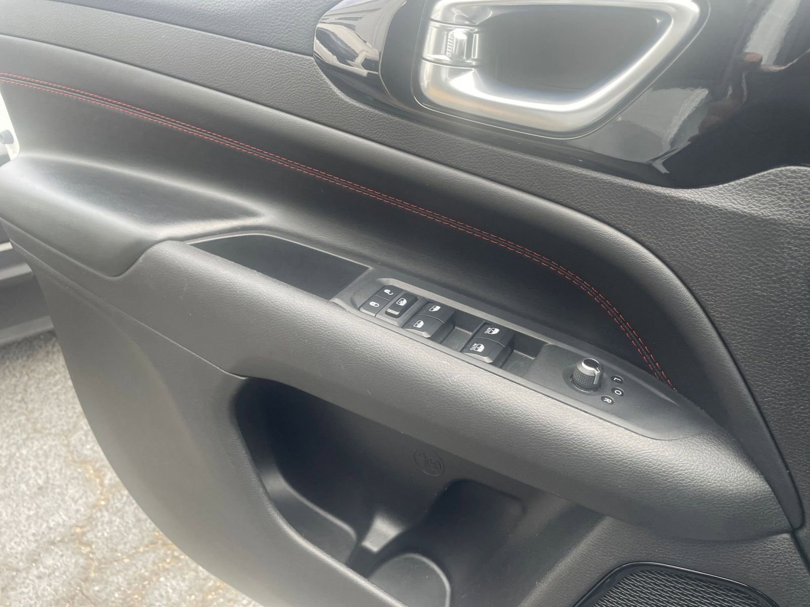 Thumbnail: 2025 Jeep Compass - 20