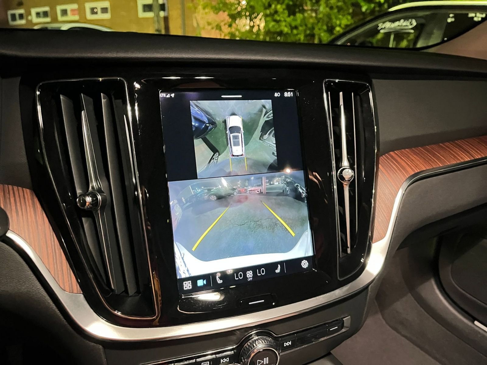 Thumbnail: 2025 Volvo S60 - 17