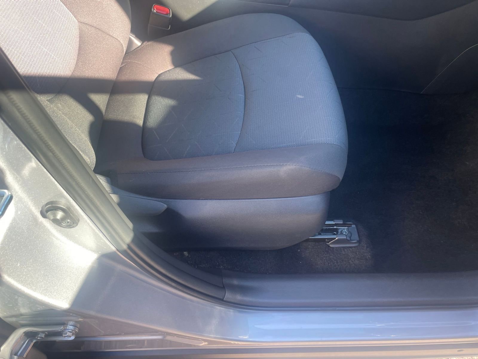 Thumbnail: 2025 Toyota RAV4 - 28