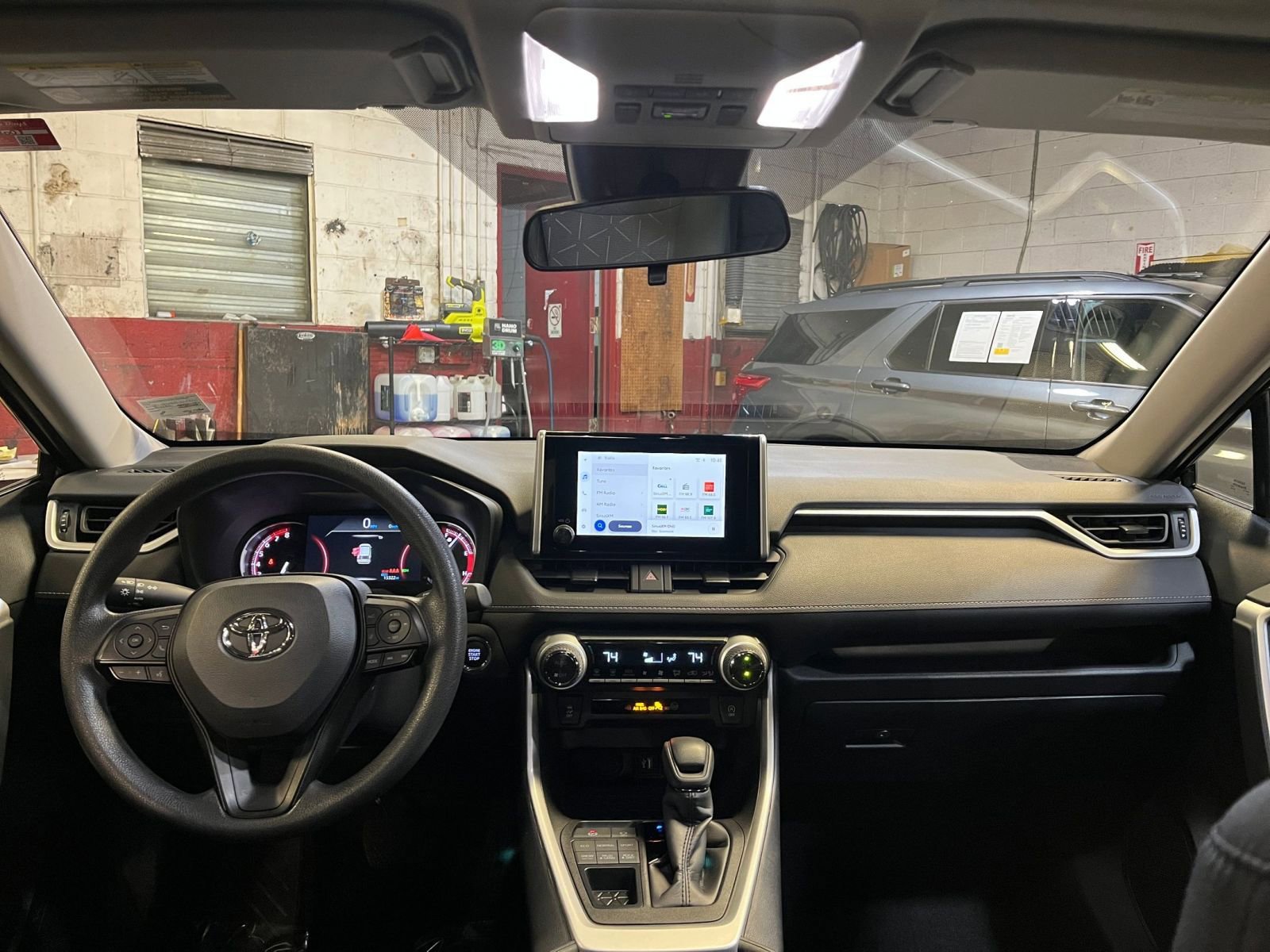 Thumbnail: 2025 Toyota RAV4 - 33