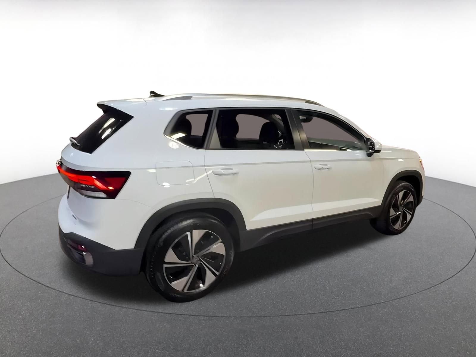 Thumbnail: 2025 Volkswagen Taos - 15