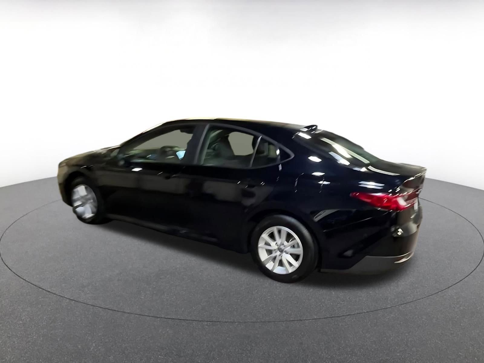 Thumbnail: 2025 Toyota Camry - 10