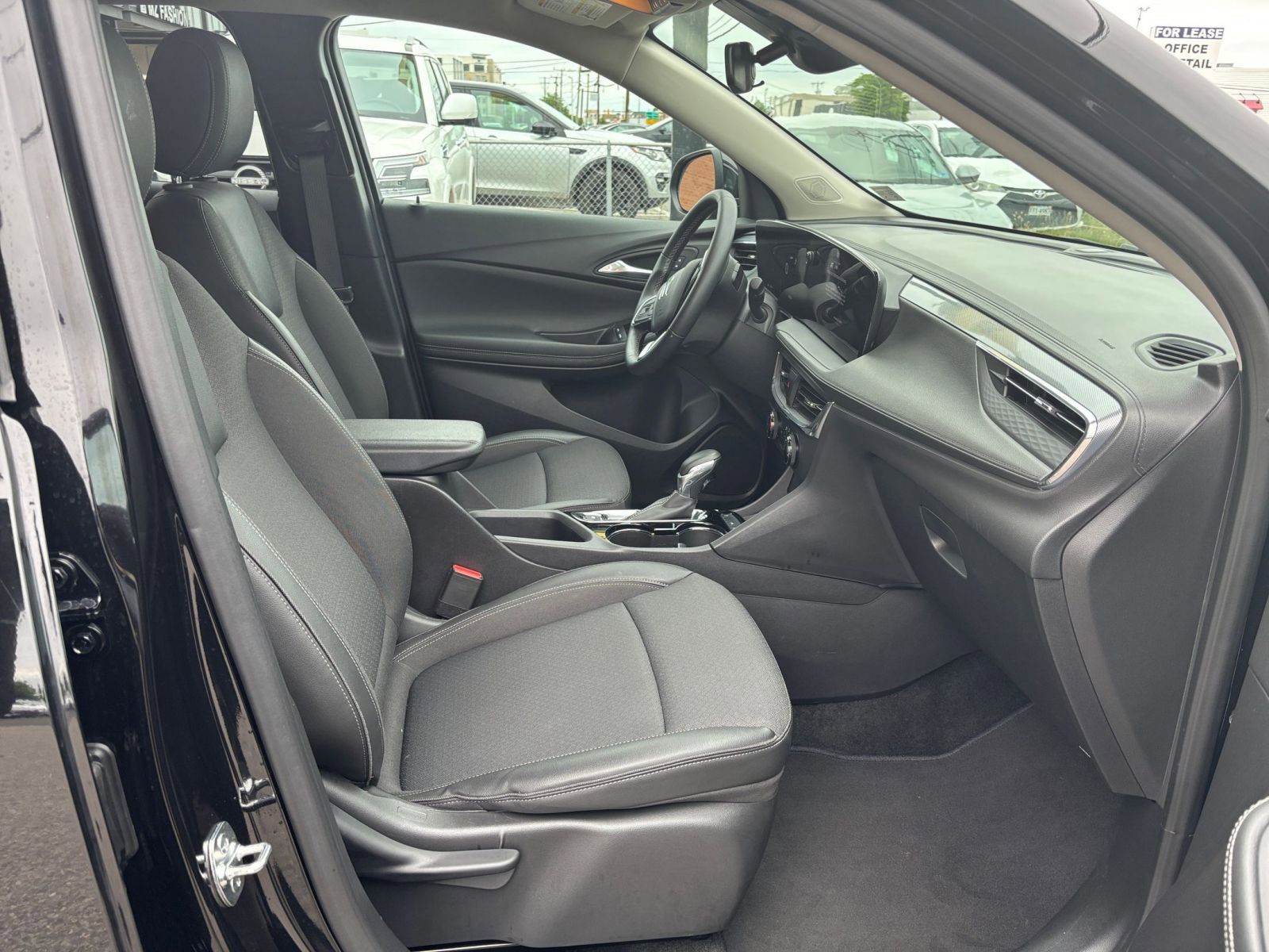Thumbnail: 2025 Buick Encore GX - 35