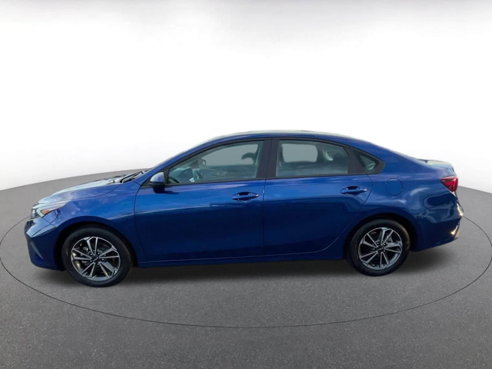 Thumbnail: 2024 Kia Forte - 8