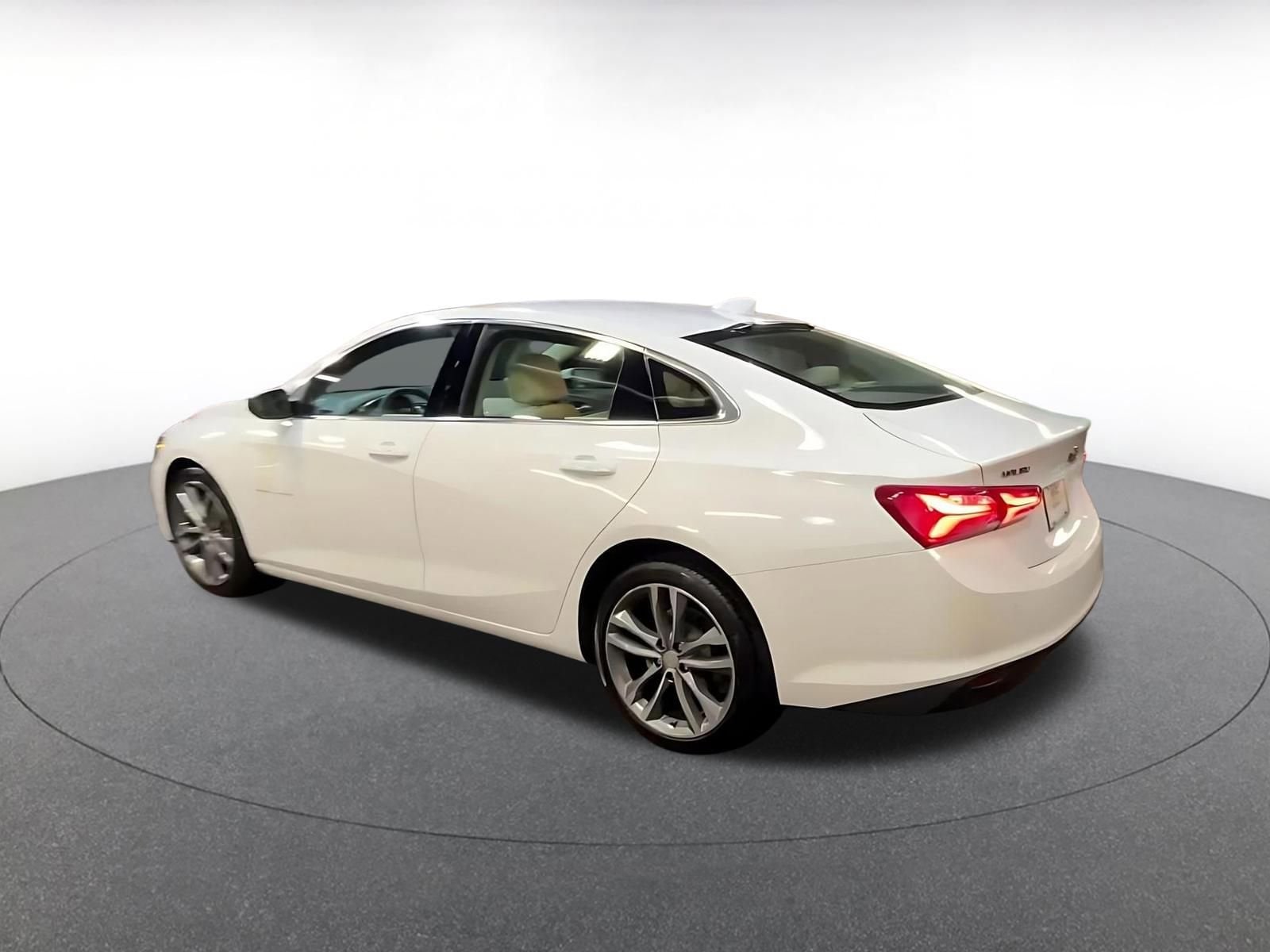 Thumbnail: 2024 Chevrolet Malibu - 10