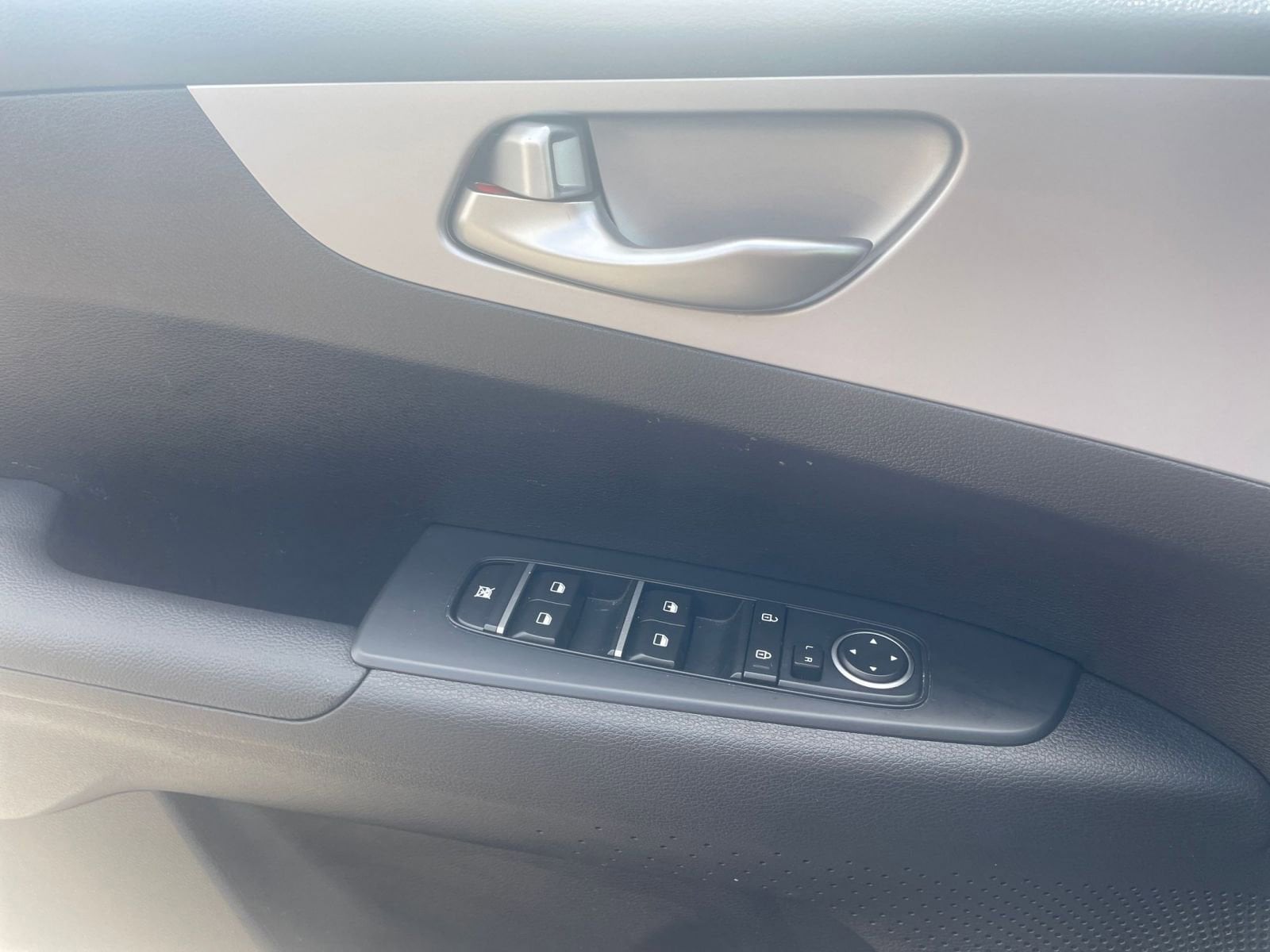 Thumbnail: 2024 Kia Forte - 20
