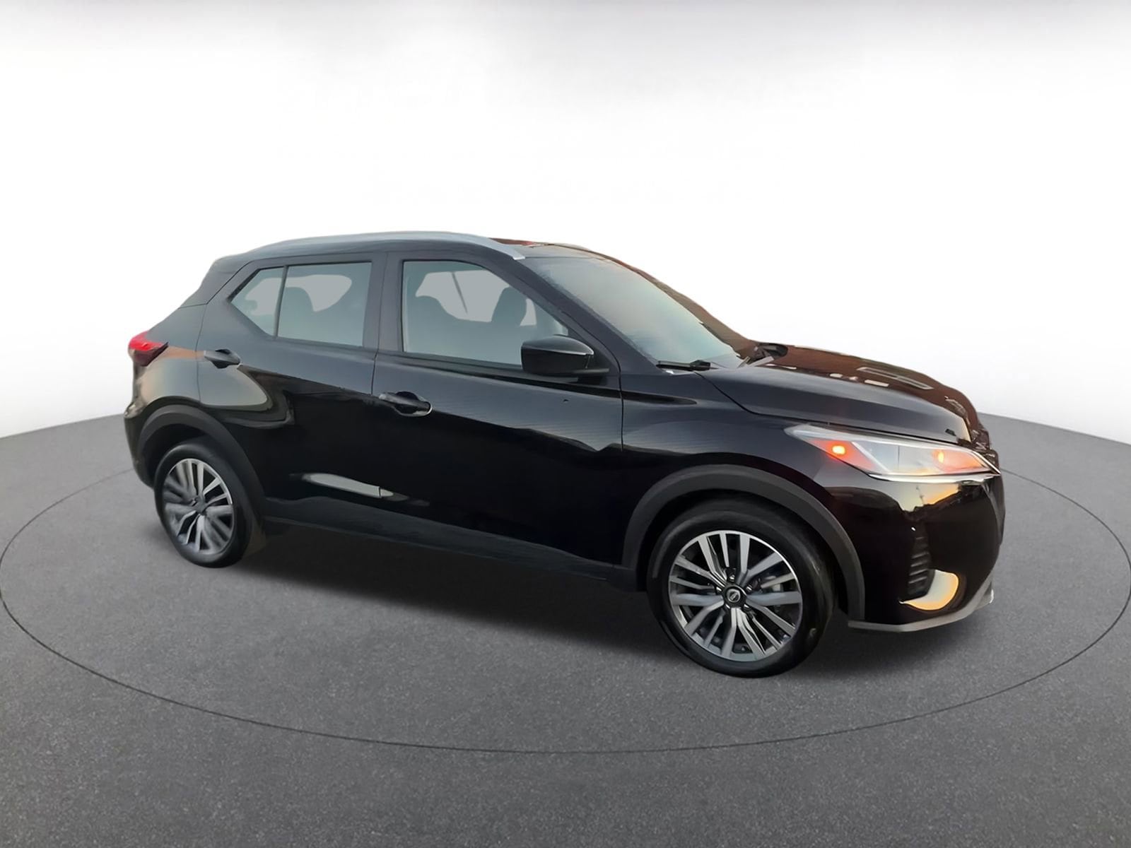 Thumbnail: 2024 Nissan Kicks - 2
