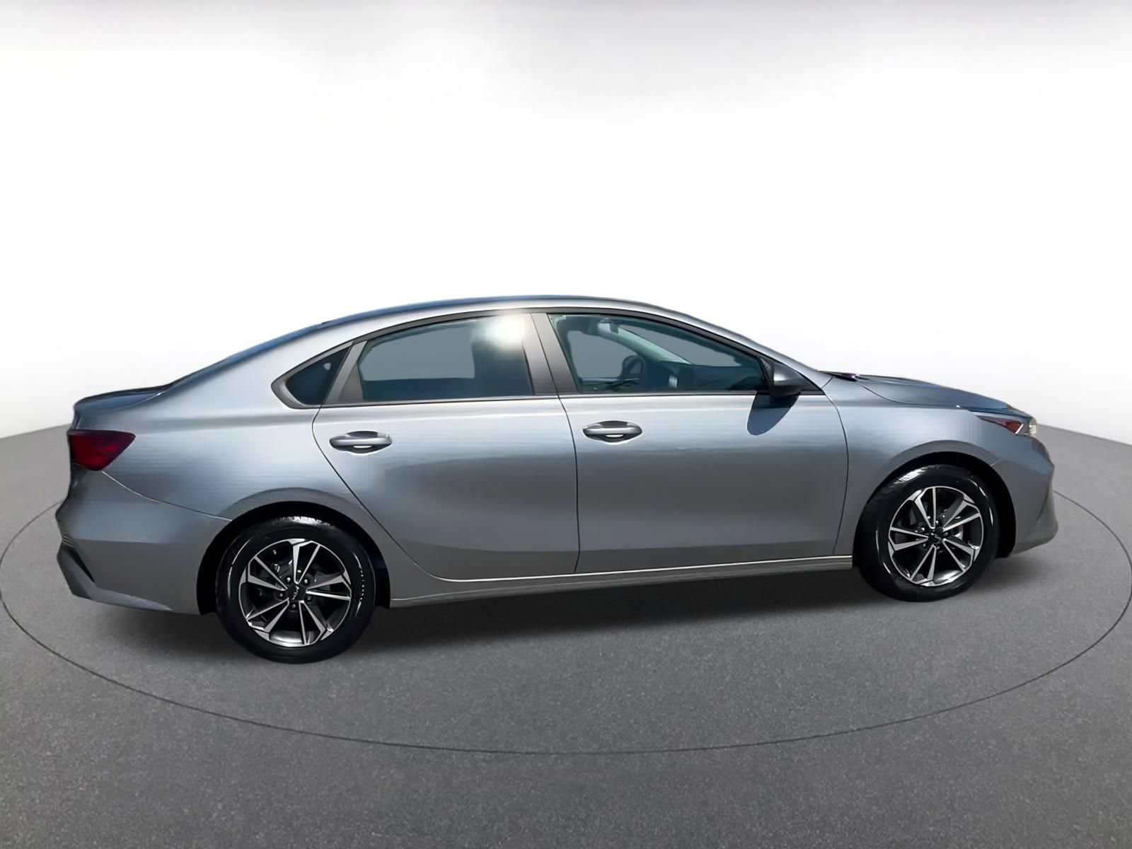 Thumbnail: 2024 Kia Forte - 15