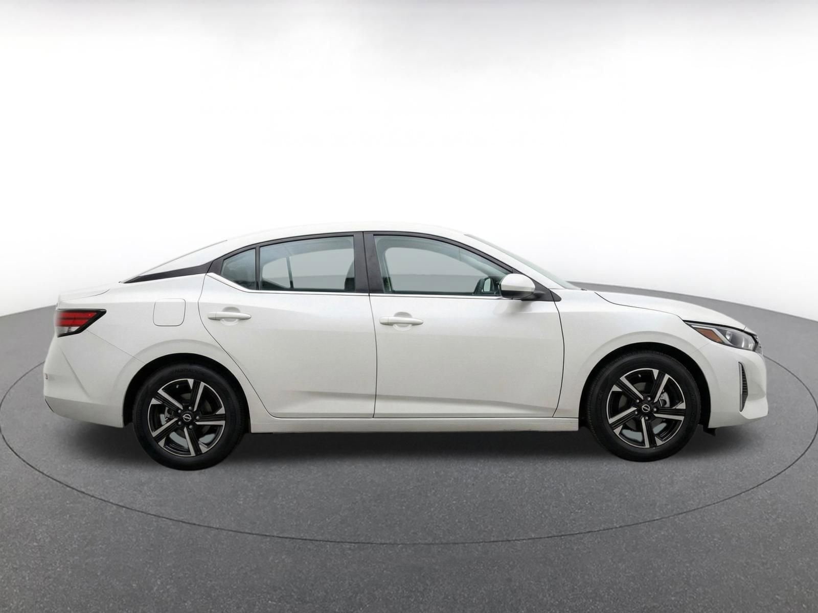Thumbnail: 2025 Nissan Sentra - 10