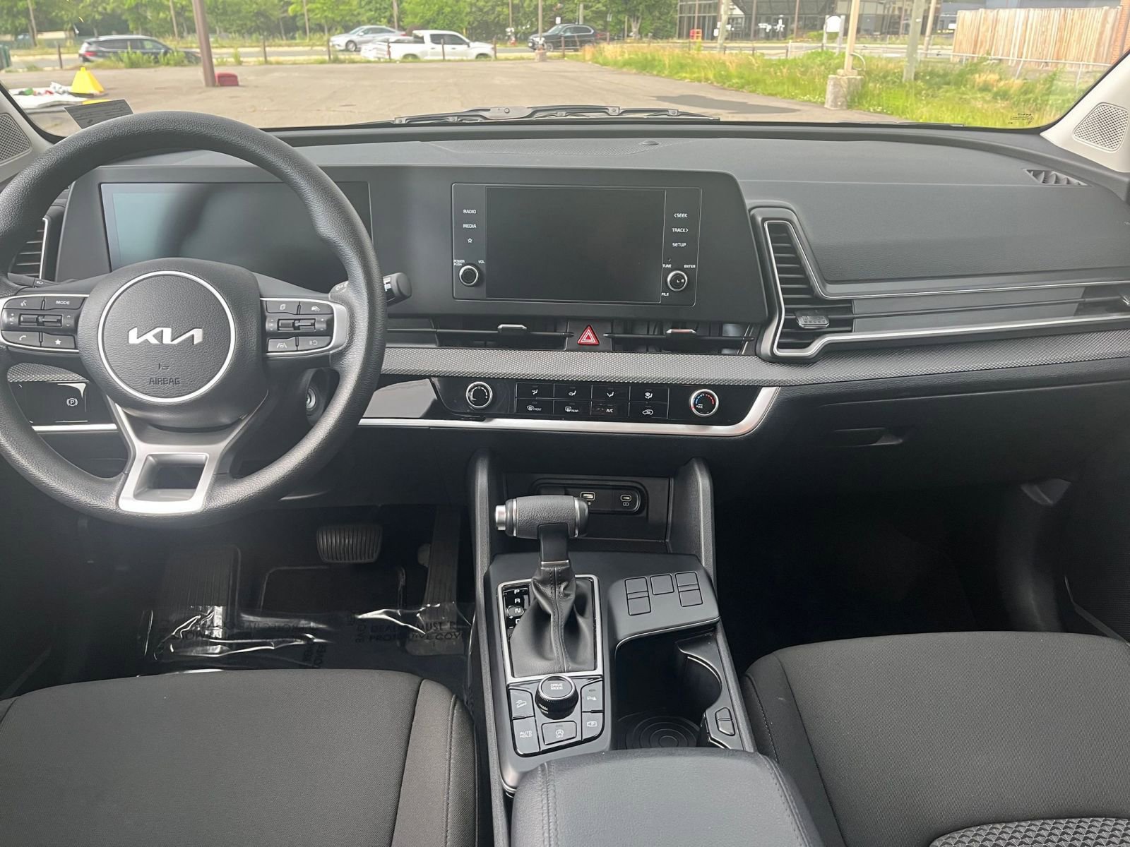 Thumbnail: 2025 Kia Sportage - 32